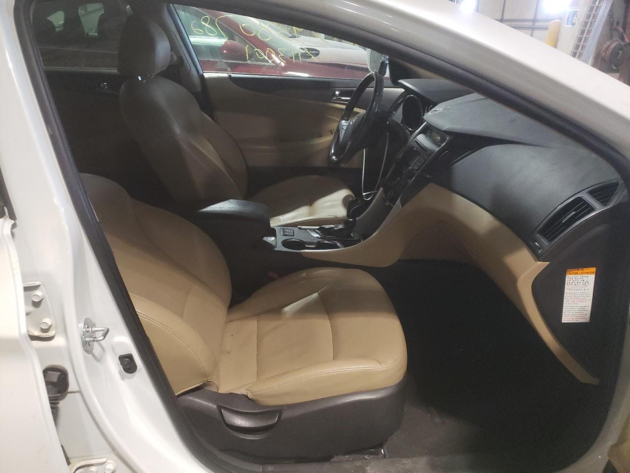 Photo 5 from auction – 2012 HYUNDAI SONATA HYB with VIN KMHEC4A45CA043331
