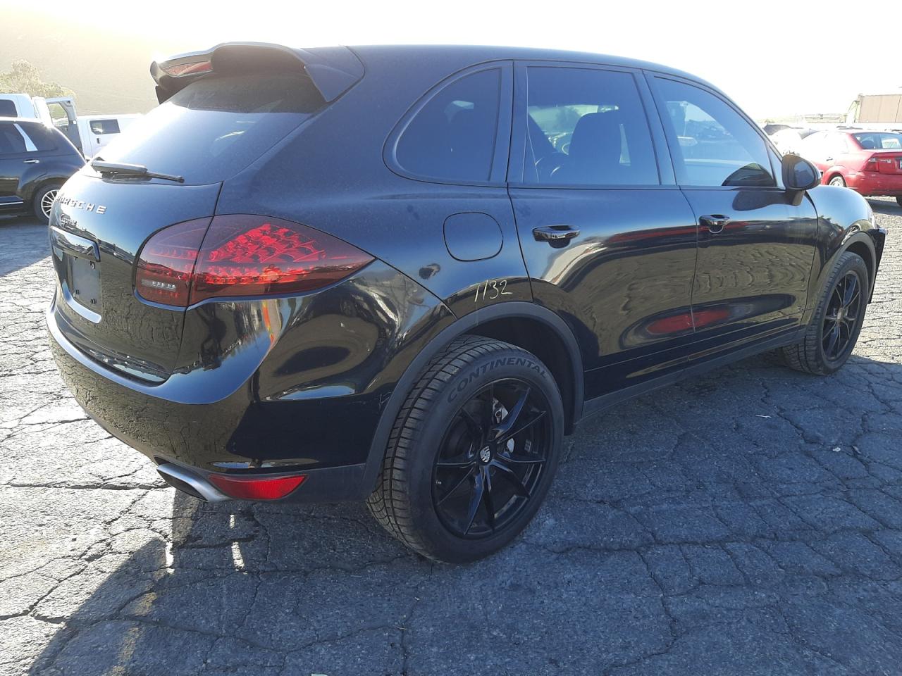 Photo 4 from auction – 2014 PORSCHE CAYENNE with VIN WP1AF2A26ELA31675