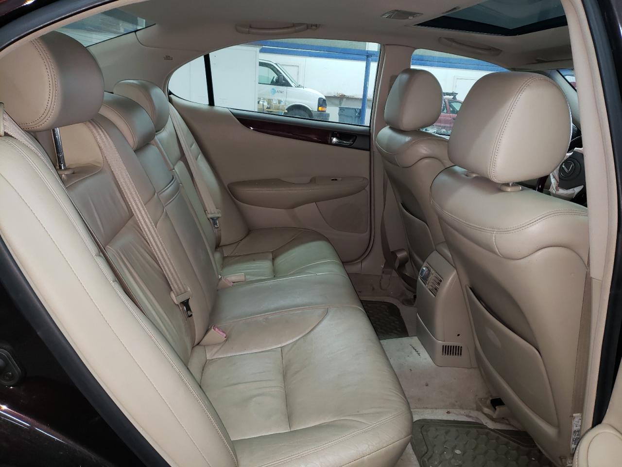 Photo 6 from auction – 2002 LEXUS ES 300 with VIN JTHBF30G520057141