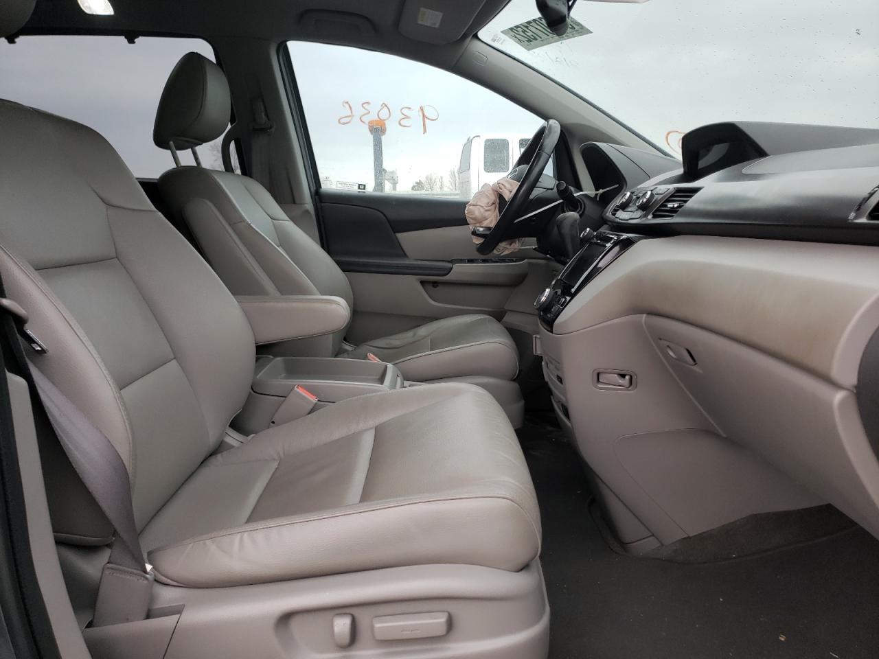 Photo 5 from auction – 2017 HONDA ODYSSEY EX with VIN 5FNRL5H69HB017560