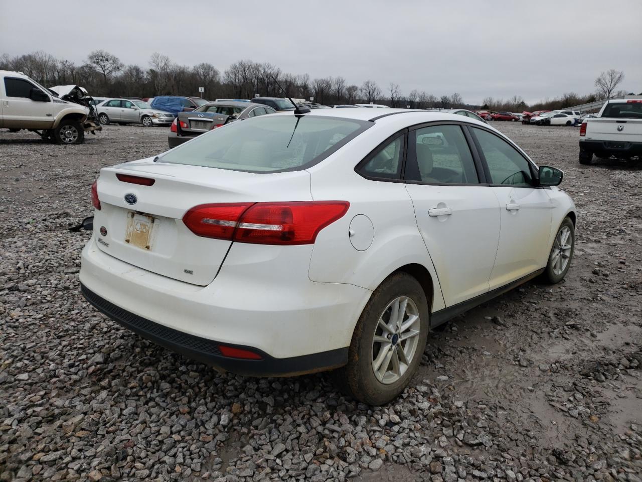 Photo 4 from auction – 2017 FORD FOCUS SE with VIN 1FADP3F24HL225724