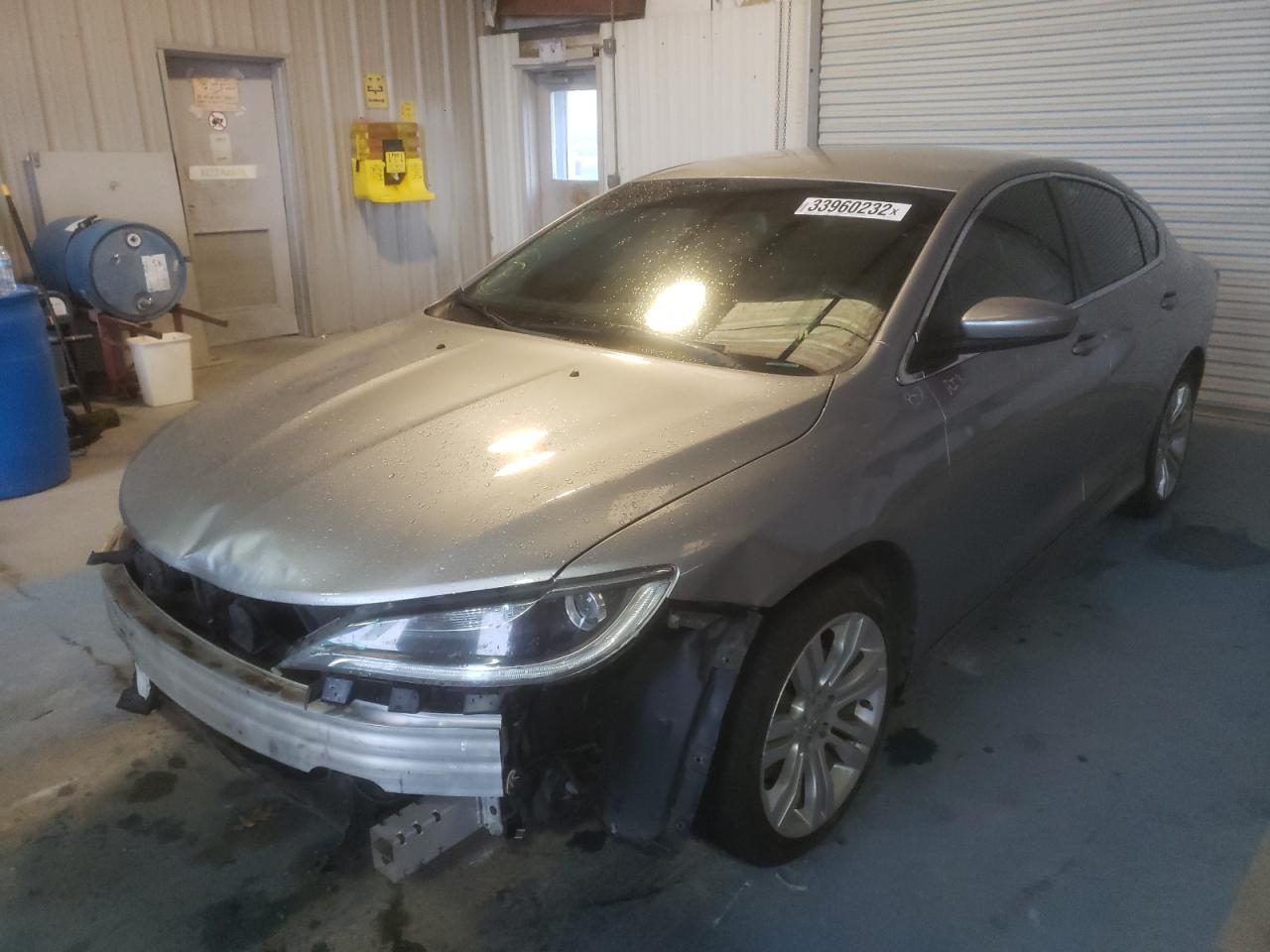 Photo 2 from auction – 2015 CHRYSLER 200 LIMITE with VIN 1C3CCCAB3FN703548