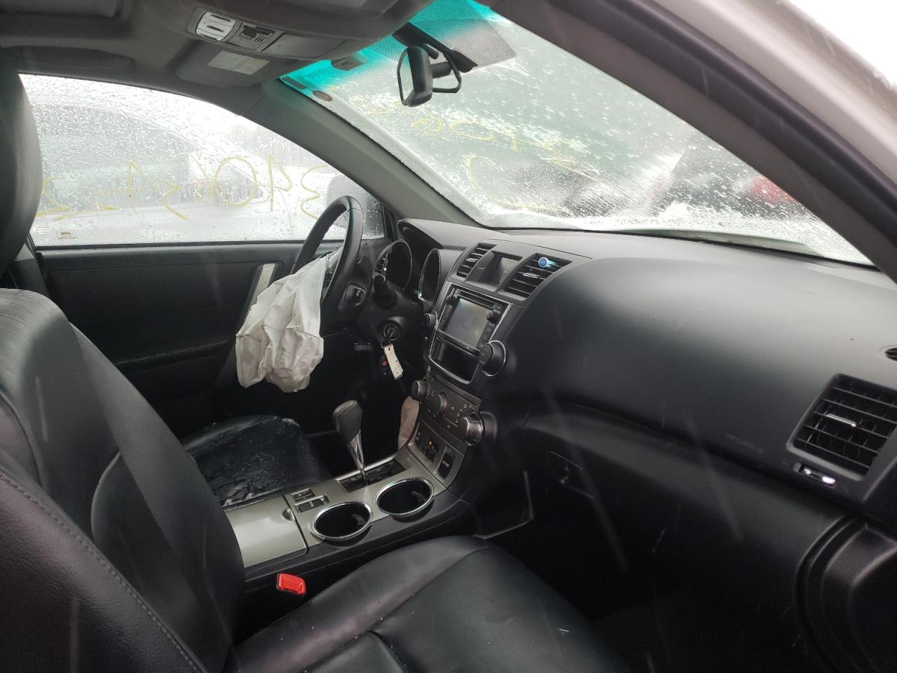 Photo 5 from auction – 2013 TOYOTA HIGHLANDER with VIN 5TDBK3EH1DS235786