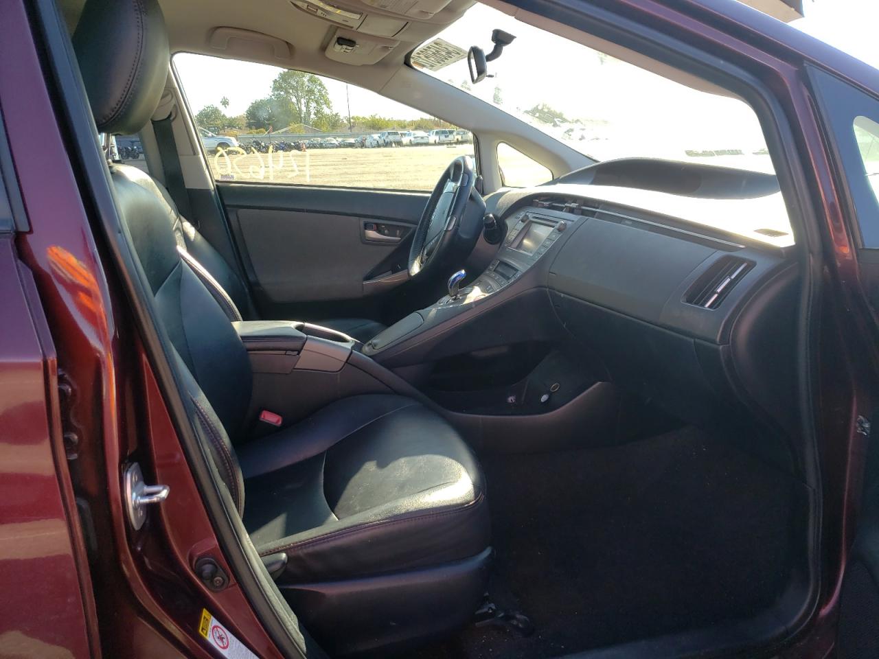 Photo 5 from auction – 2013 TOYOTA PRIUS with VIN JTDKN3DU3D5601419