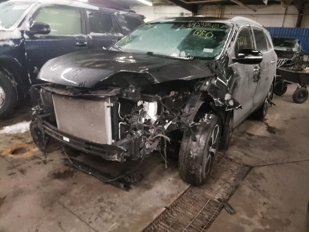 Photo 2 from auction – 2017 KIA SORENTO EX with VIN 5XYPH4A57HG287156