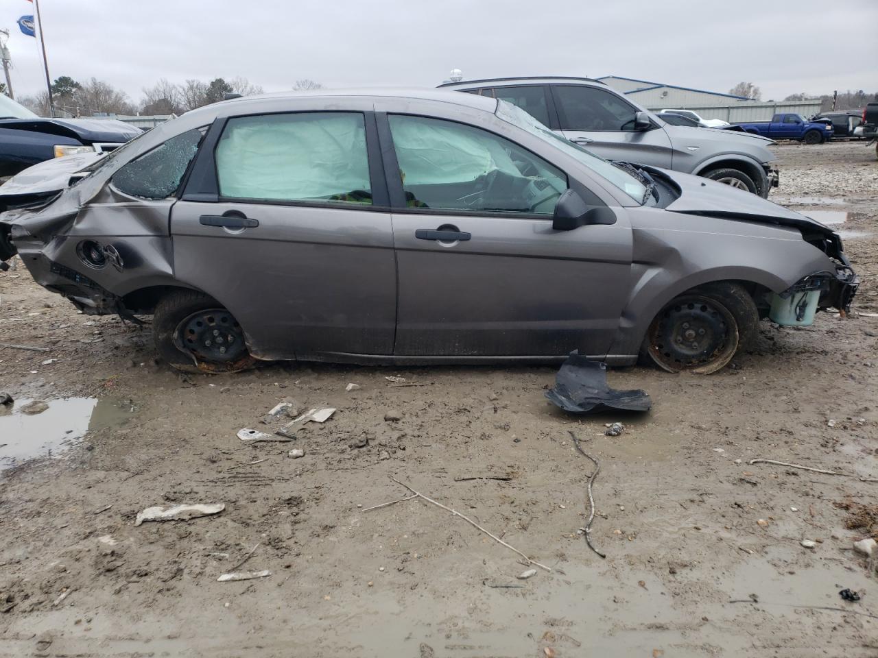 Photo 9 from auction – 2011 FORD FOCUS S with VIN 1FAHP3EN2BW101115