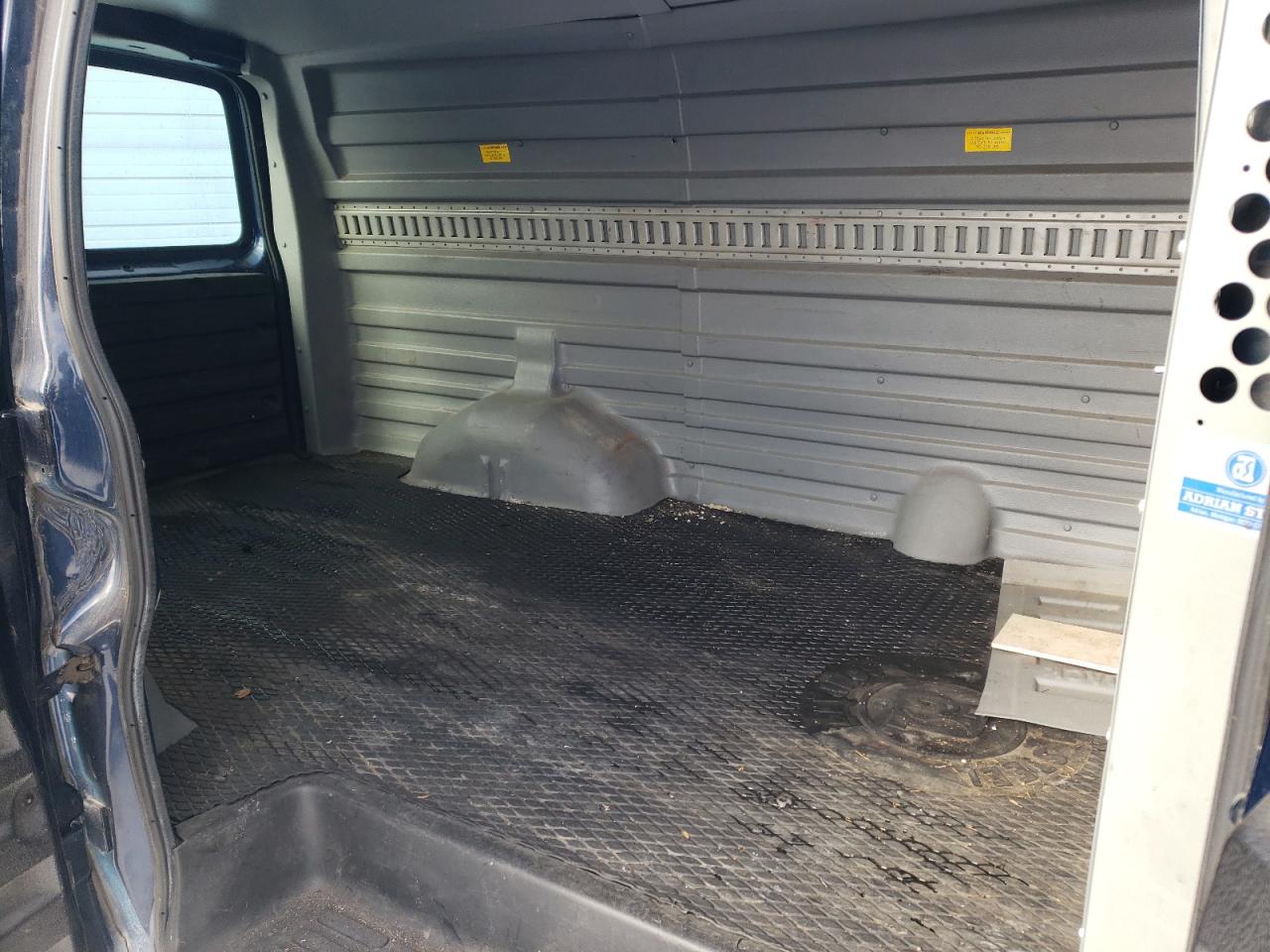 Photo 6 from auction – 2000 CHEVROLET EXPRESS with VIN 1GCHG35R7Y1179828