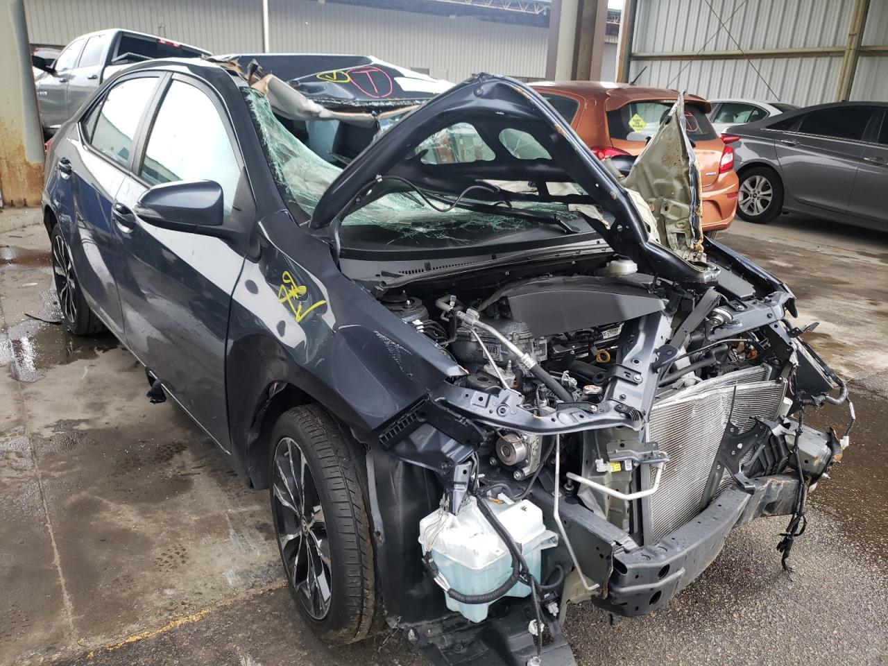 TOYOTA COROLLA L 2018 with VIN 5YFBURHE0JP838005 - Photo from auction