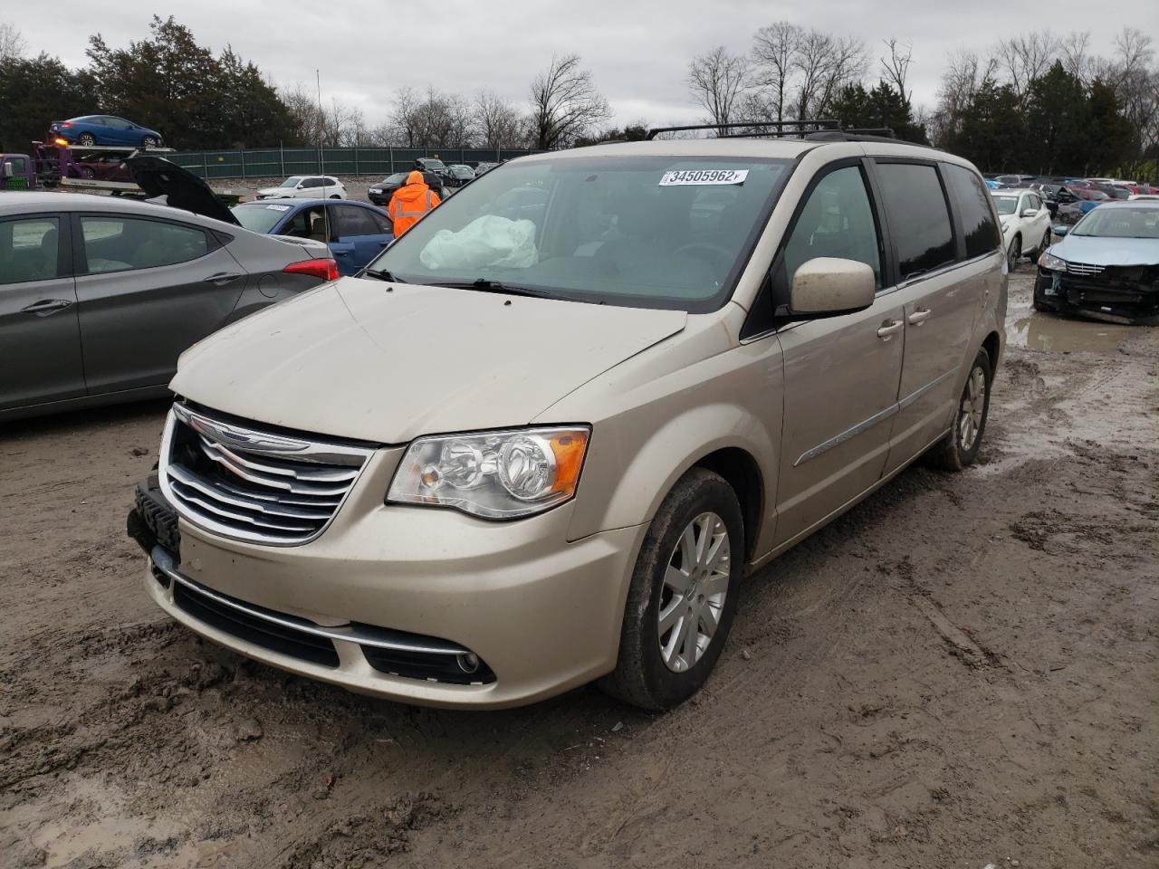 Photo 2 from auction – 2016 CHRYSLER TOWN & COU with VIN 2C4RC1BG2GR281474