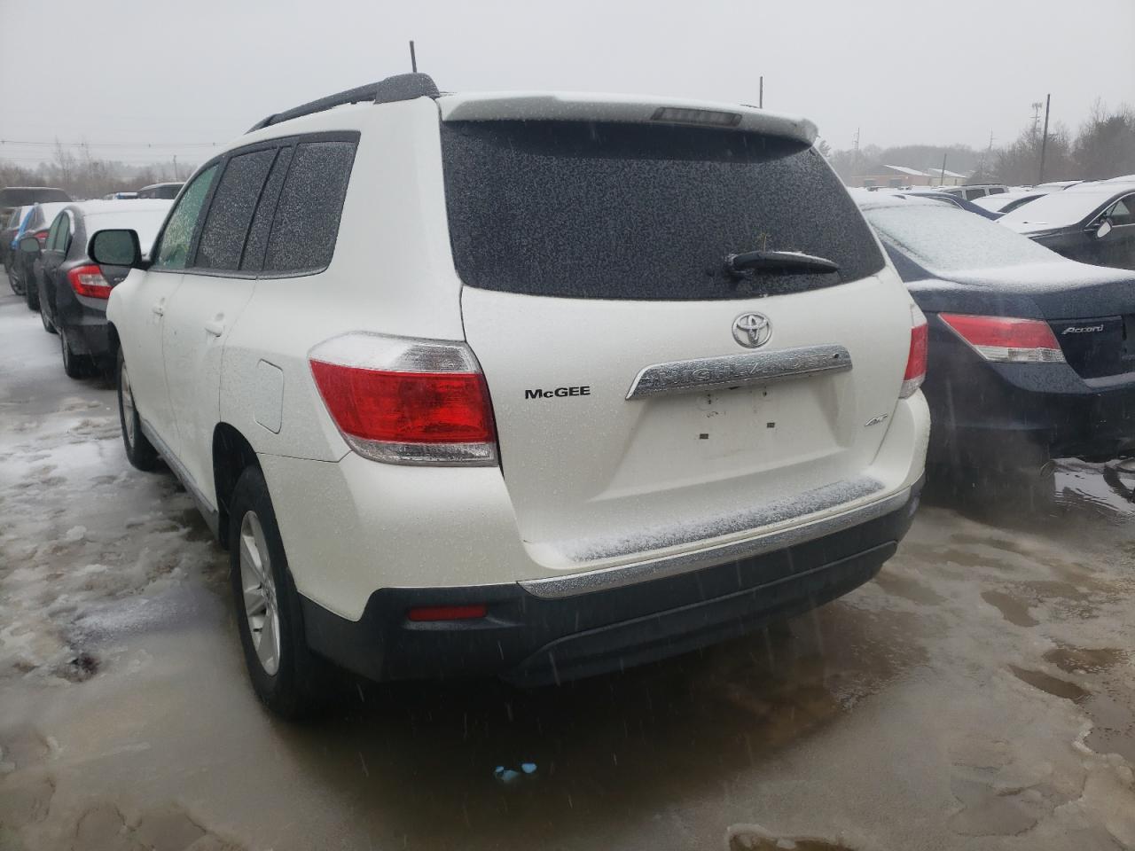 Photo 3 from auction – 2013 TOYOTA HIGHLANDER with VIN 5TDBK3EH1DS235786