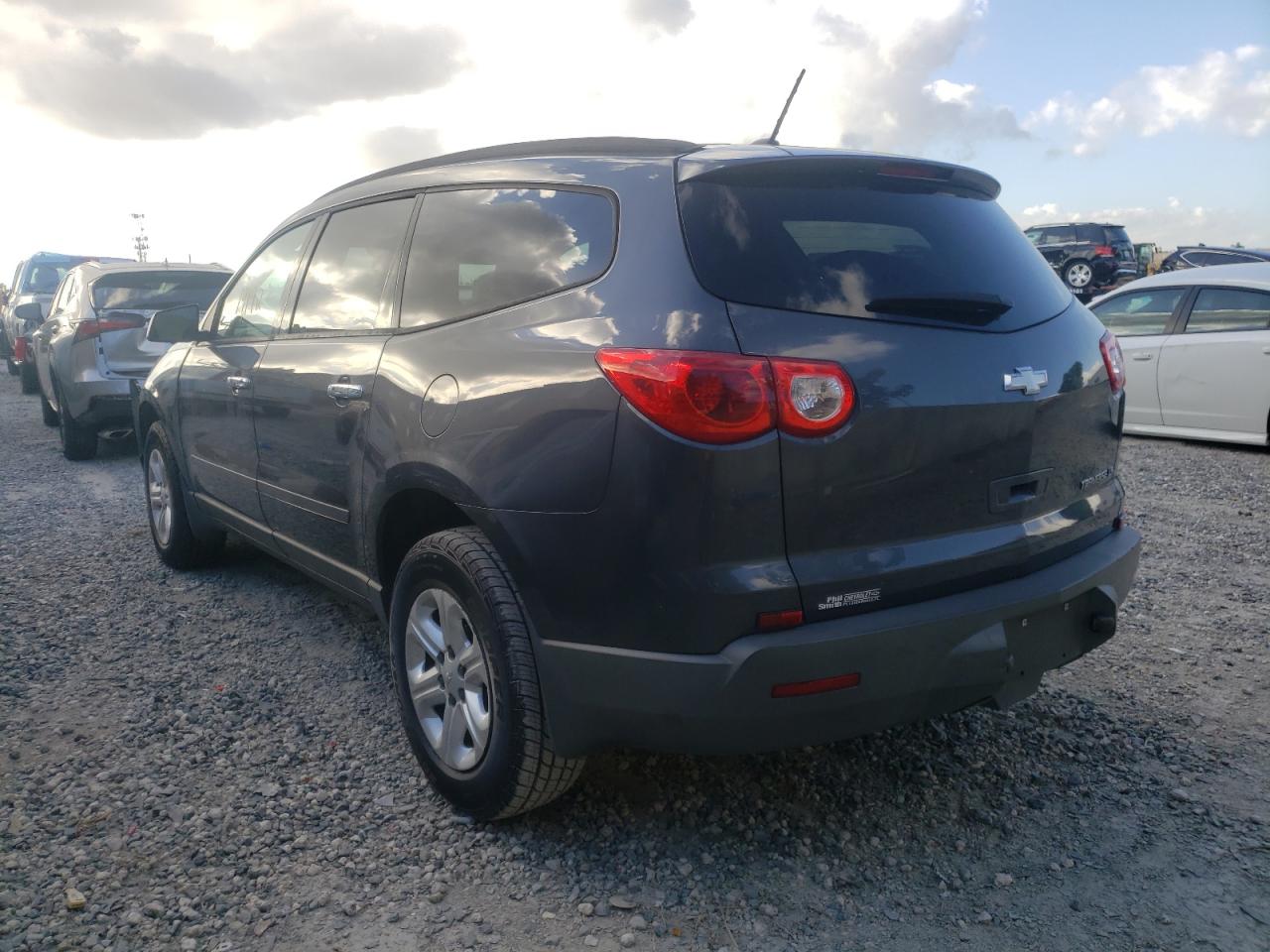 Photo 3 from auction – 2012 CHEVROLET TRAVERSE L with VIN 1GNKRFED8CJ398853