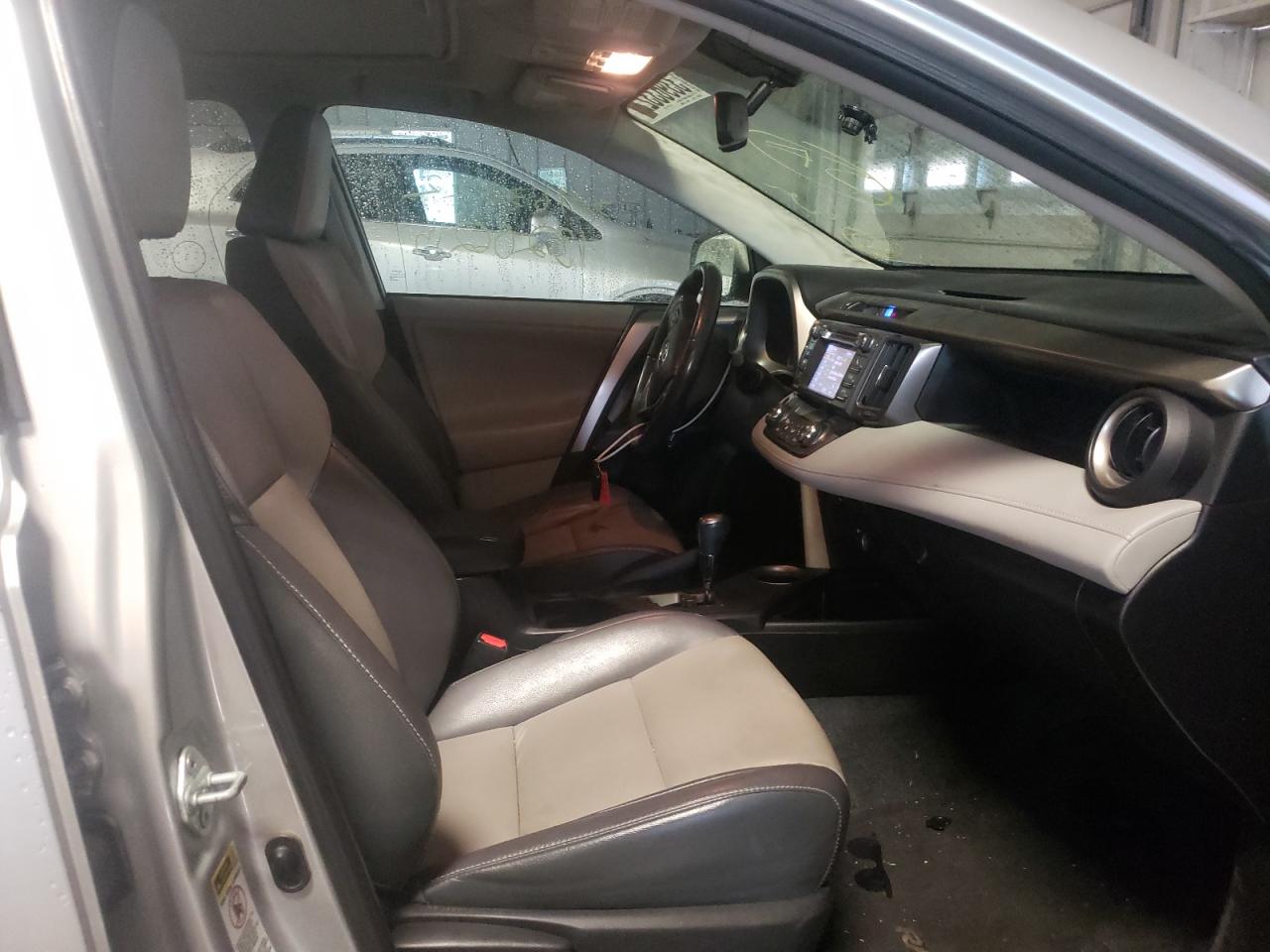 Photo 5 from auction – 2013 TOYOTA RAV4 LIMIT with VIN 2T3DFREV3DW097320