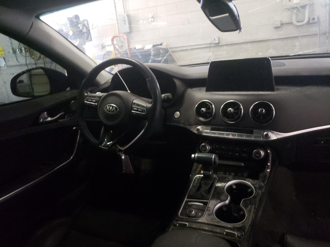 Photo 9 from auction – 2018 KIA STINGER PR with VIN KNAE25LA0J6015496