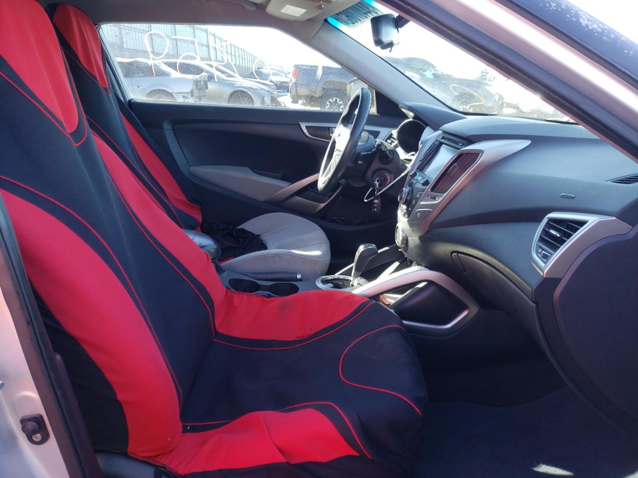 Photo 5 from auction – 2012 HYUNDAI VELOSTER with VIN KMHTC6AD5CU065556