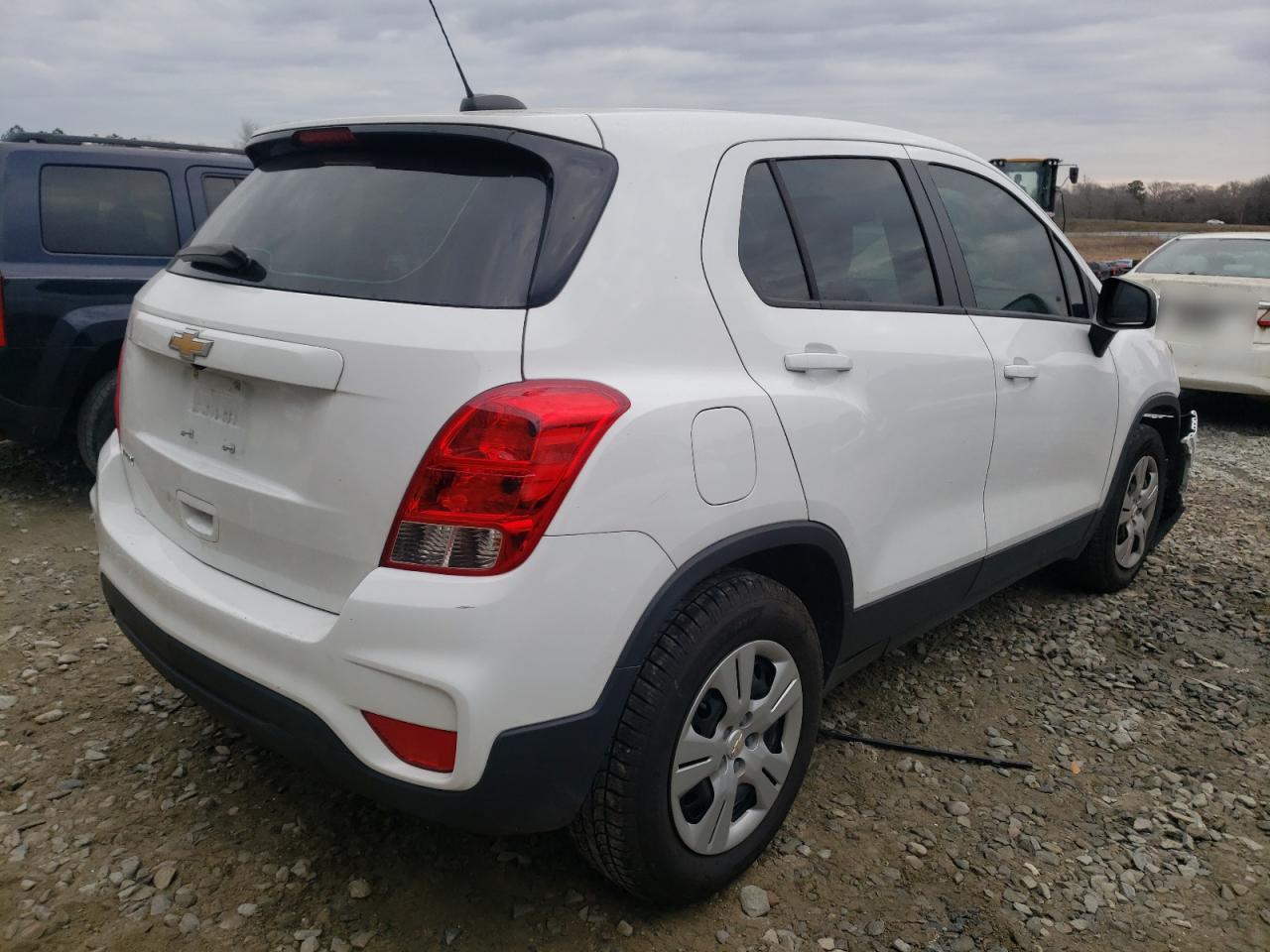 Photo 4 from auction – 2017 CHEVROLET TRAX LS with VIN 3GNCJKSB2HL286458