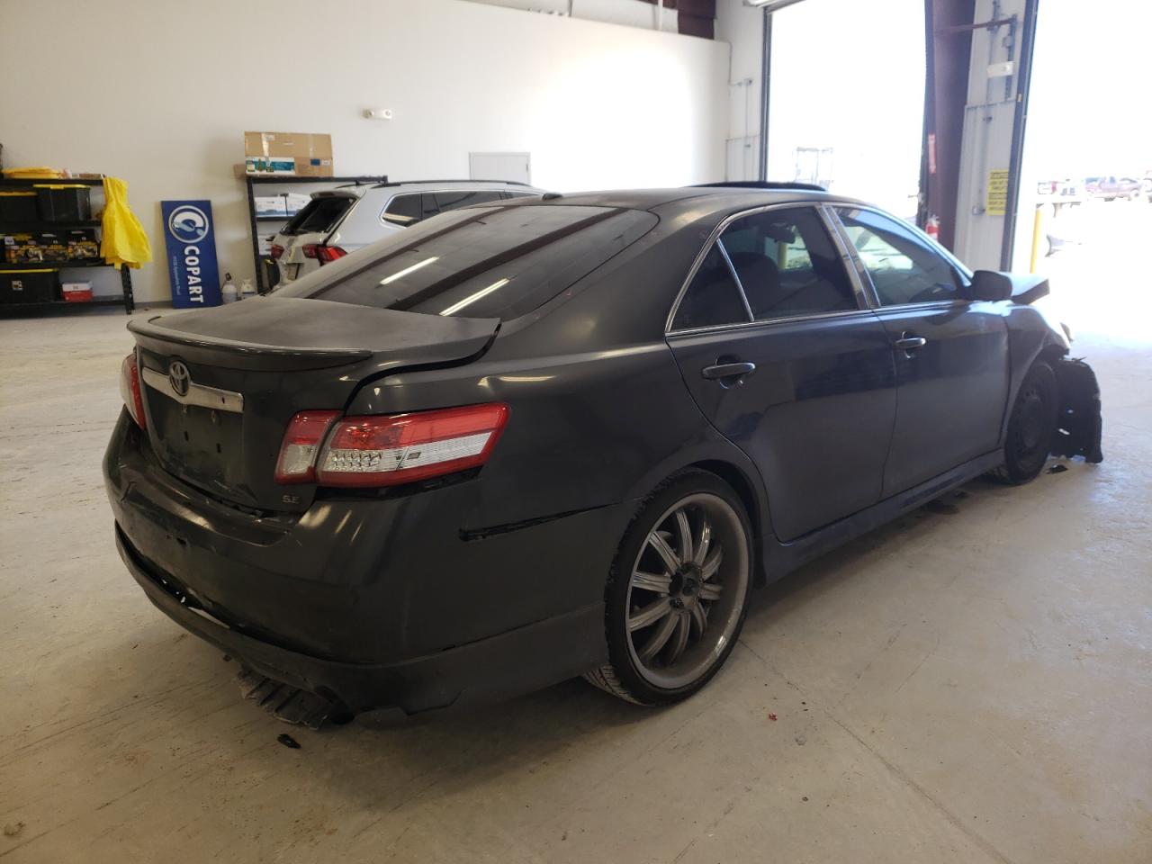 Photo 4 from auction – 2011 TOYOTA CAMRY BASE with VIN 4T1BF3EK3BU633960