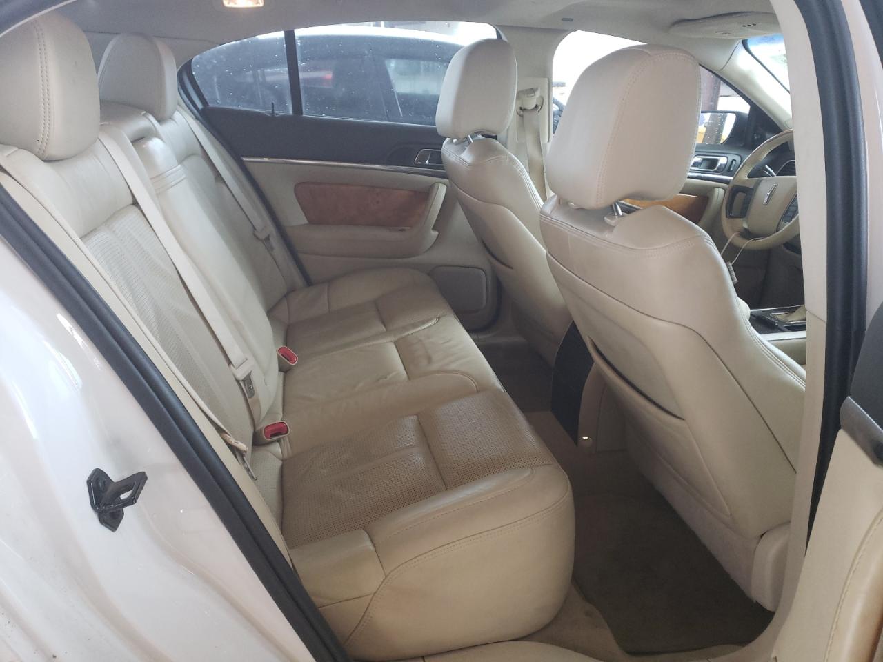 Photo 6 from auction – 2011 LINCOLN MKS with VIN 1LNHL9DR9BG603851