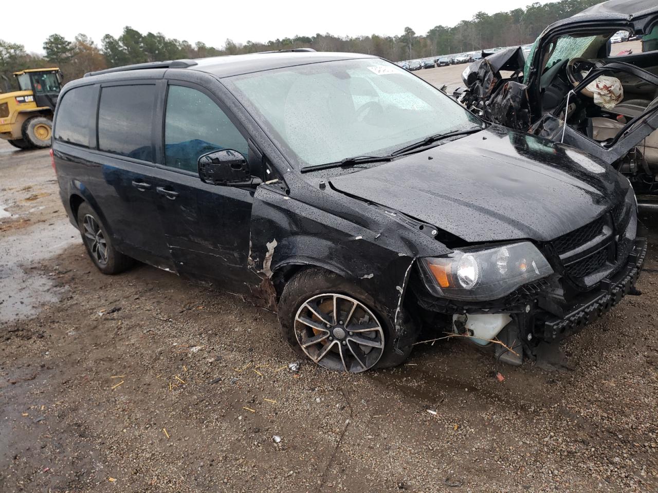 DODGE GRAND CARA 2018 with VIN 2C4RDGEG2JR346164 - Photo from auction