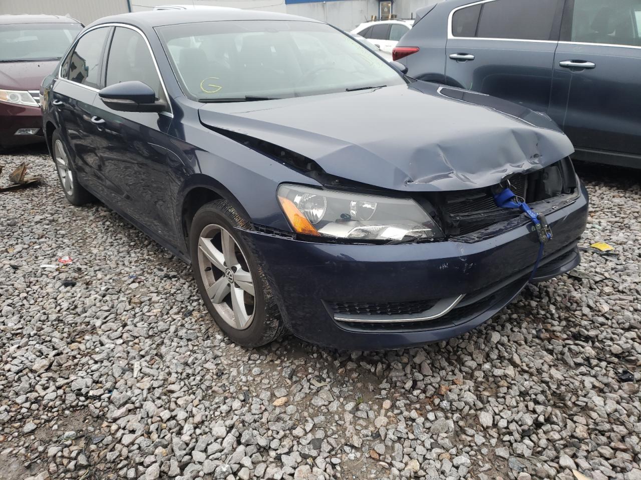VOLKSWAGEN PASSAT SE 2012 with VIN 1VWBH7A3XCC098912 - Photo from auction
