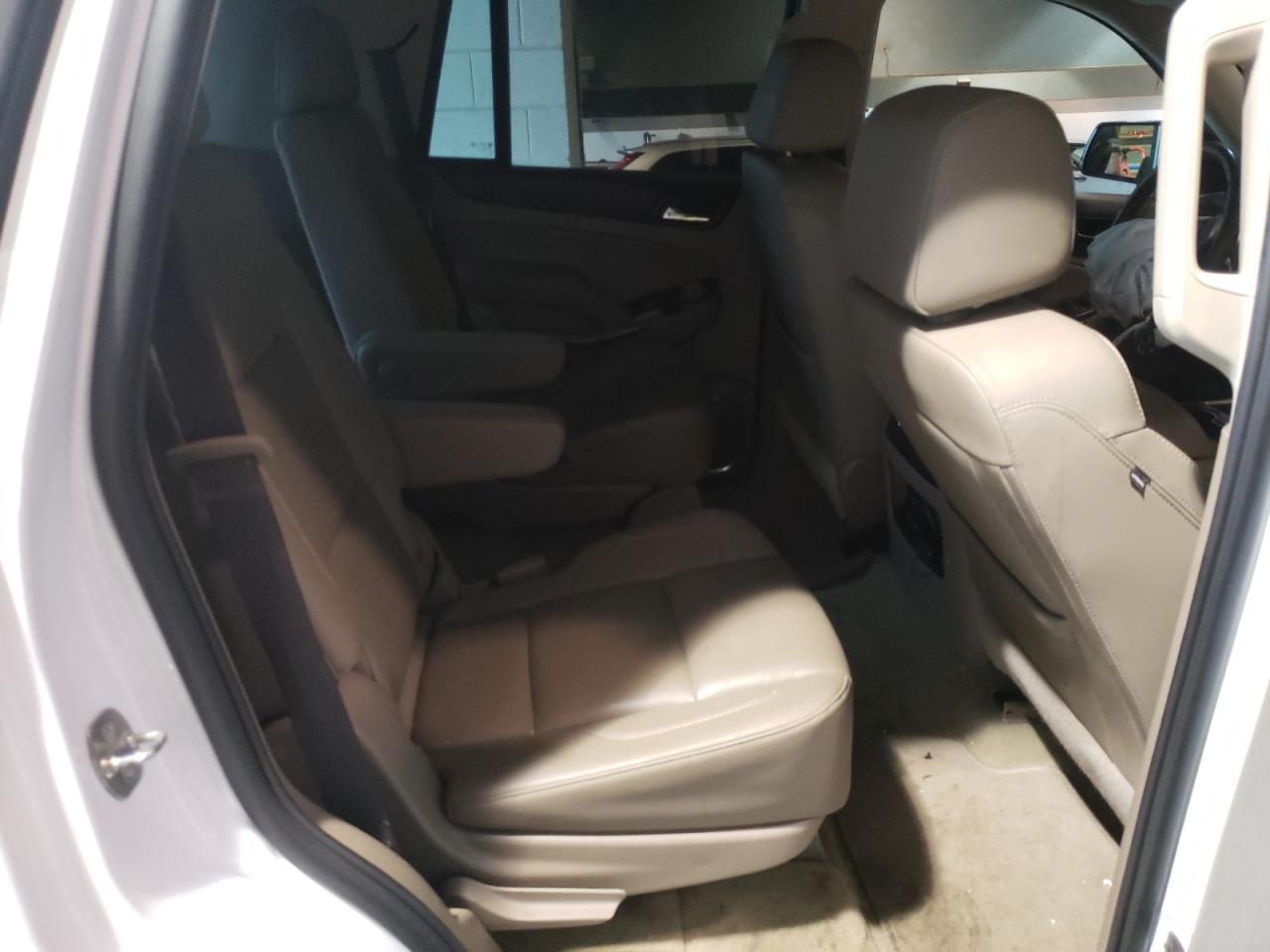 Photo 6 from auction – 2017 GMC YUKON SLT with VIN 1GKS1BKC8HR281081