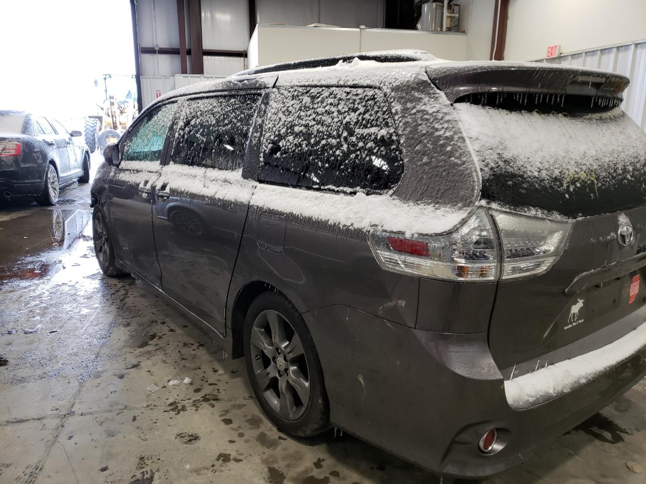 Photo 3 from auction – 2015 TOYOTA SIENNA SPO with VIN 5TDXK3DCXFS569331