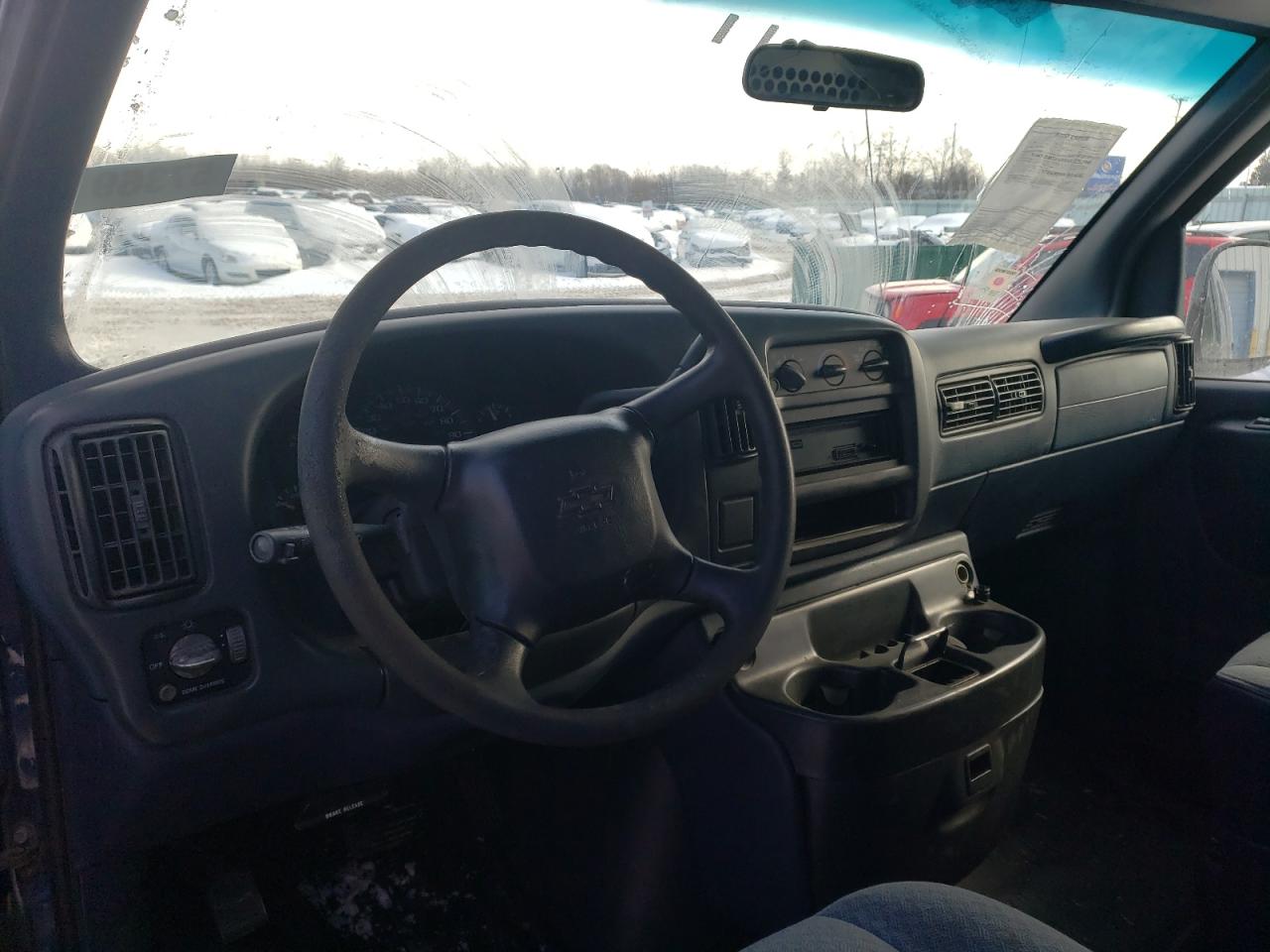 Photo 9 from auction – 2000 CHEVROLET EXPRESS with VIN 1GCHG35R7Y1179828