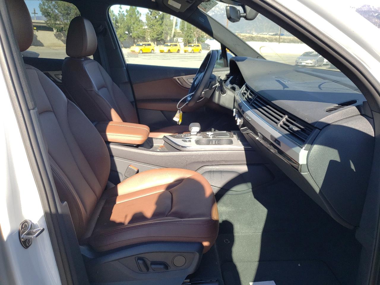 Photo 5 from auction – 2019 AUDI Q7 PREMIUM with VIN WA1AHAF76KD047627