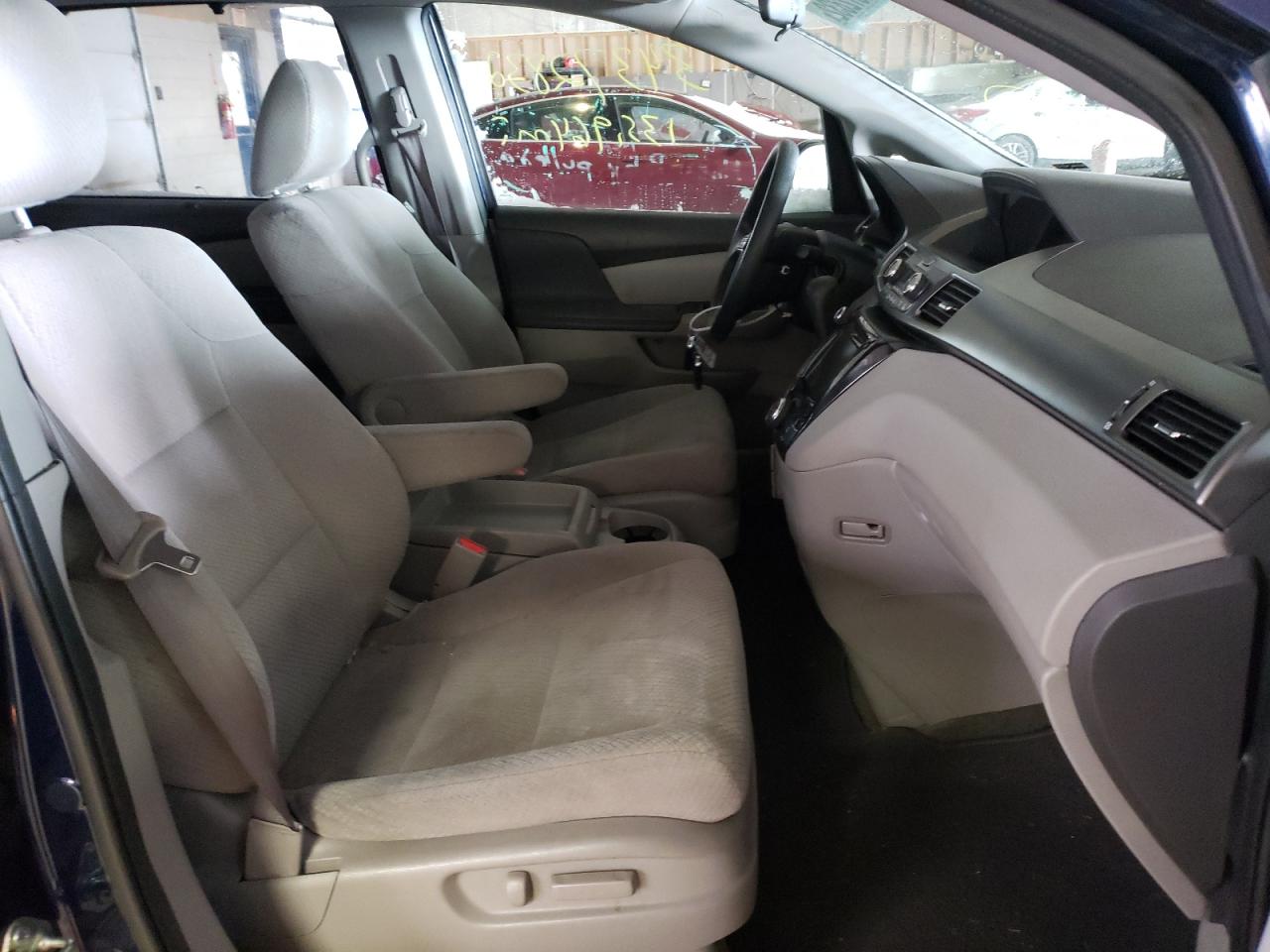 Photo 5 from auction – 2015 HONDA ODYSSEY EX with VIN 5FNRL5H41FB063623