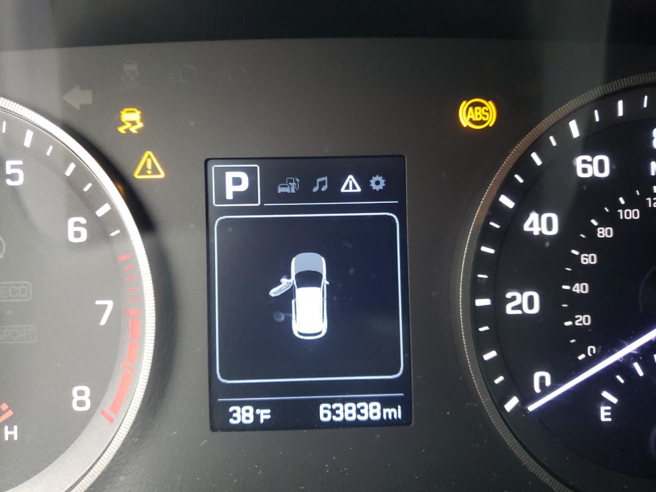 Photo 8 from auction – 2016 HYUNDAI TUCSON LIM with VIN KM8J3CA25GU185092