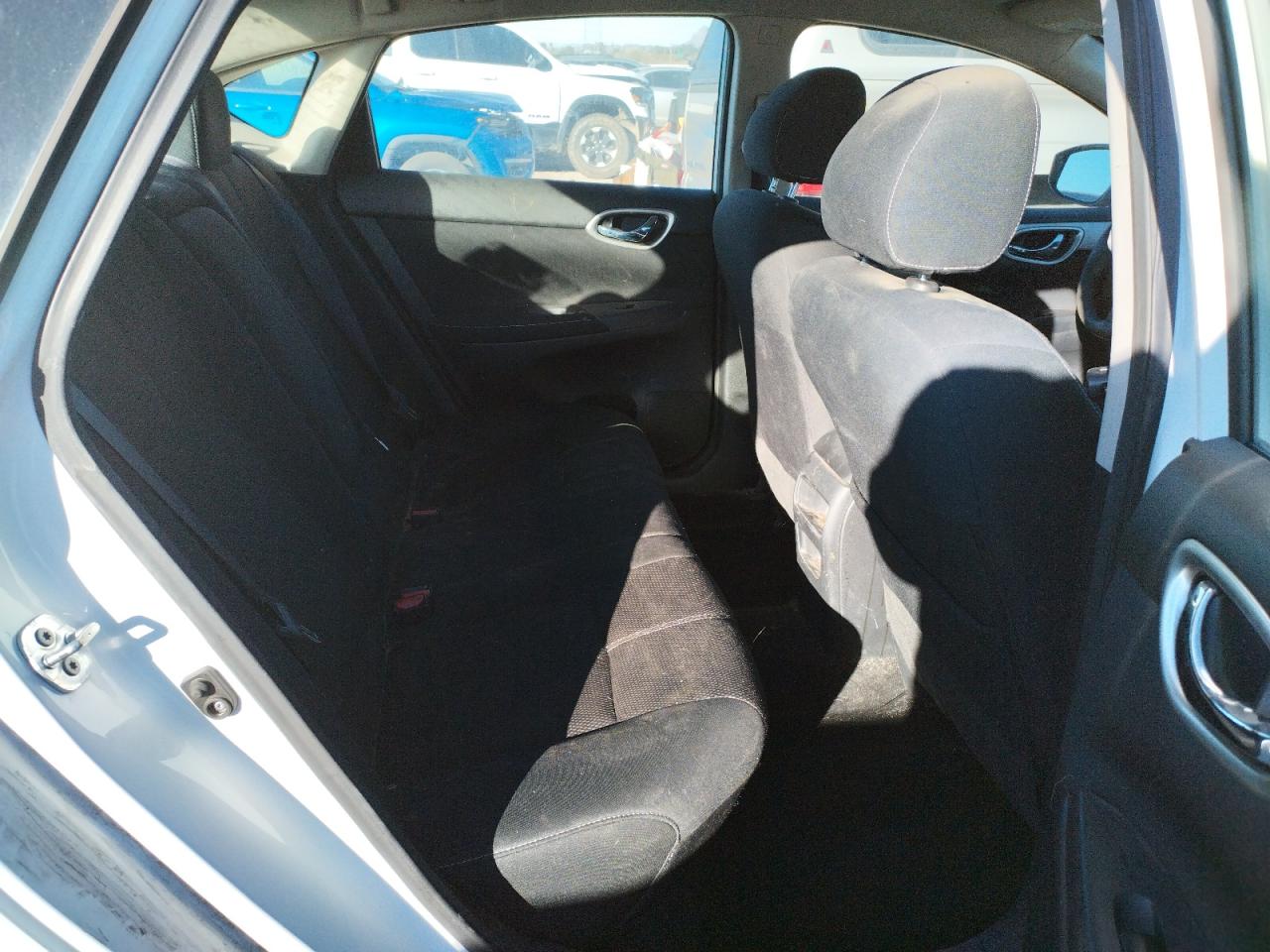 Photo 6 from auction – 2014 NISSAN SENTRA S with VIN 3N1AB7AP3EY281035