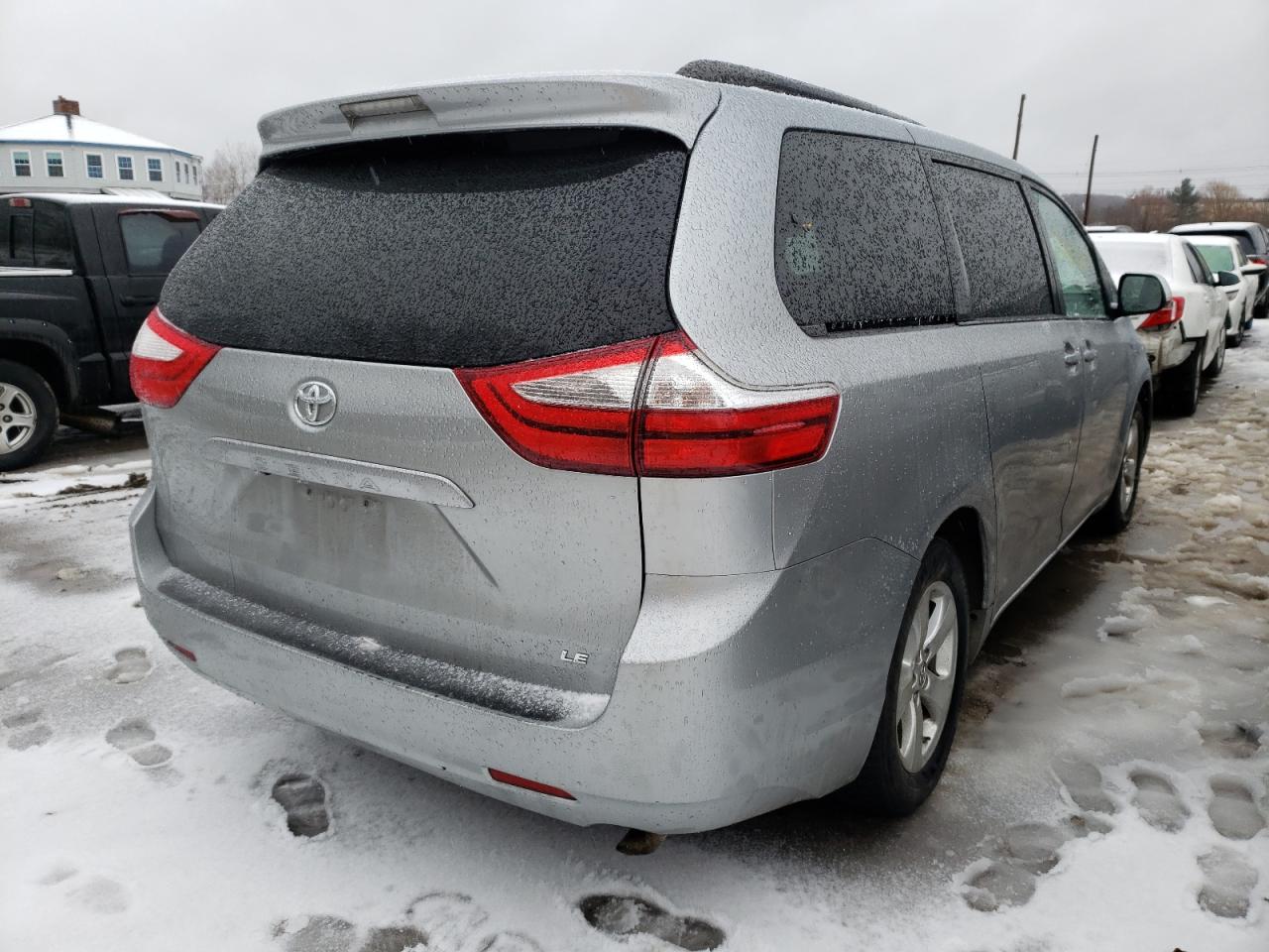 Photo 4 from auction – 2015 TOYOTA SIENNA LE with VIN 5TDKK3DC4FS629355