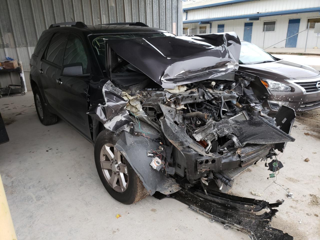 GMC ACADIA SLE 2014 with VIN 1GKKRNED8EJ304366 - Photo from auction