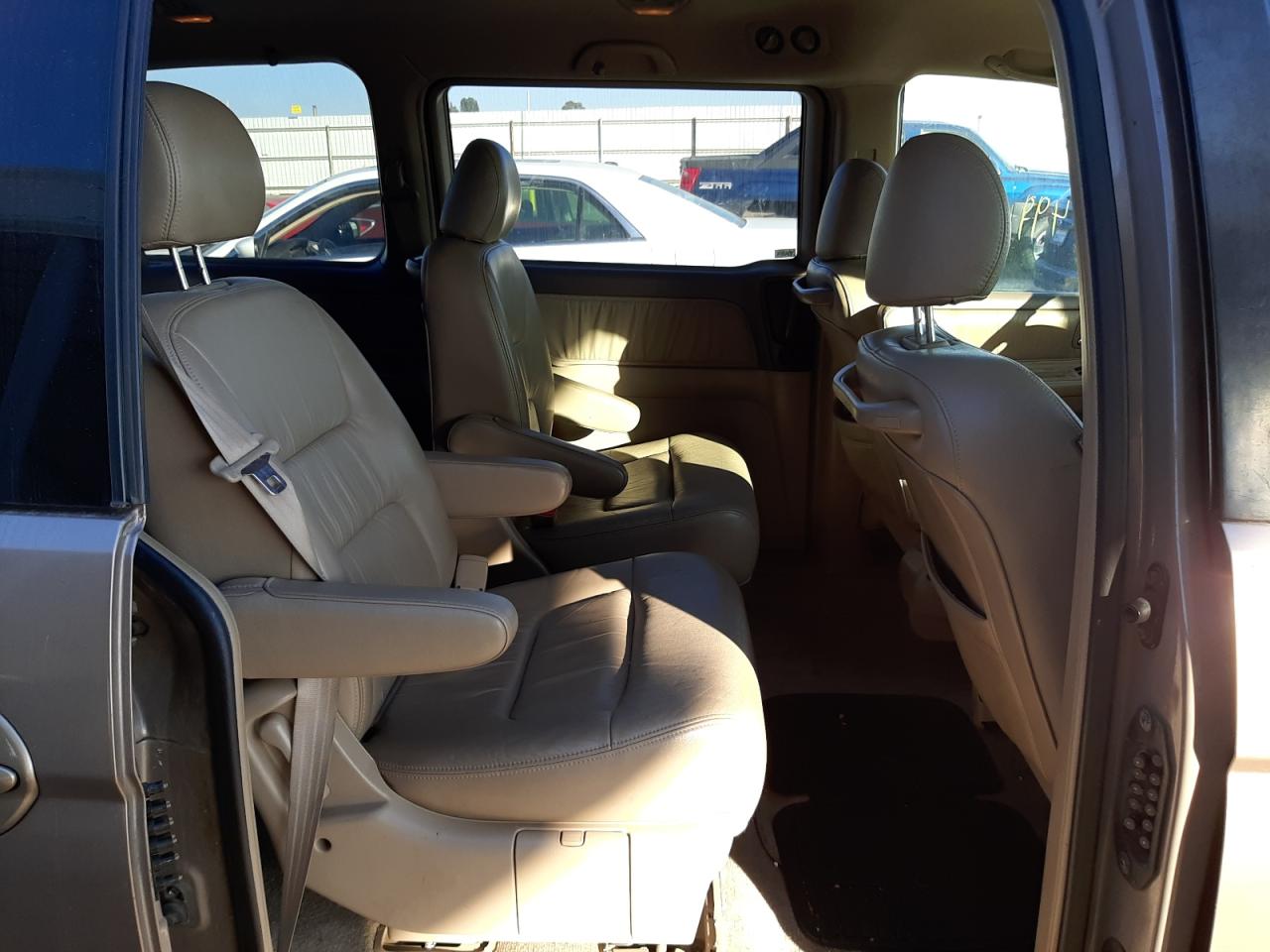 Photo 6 from auction – 2003 HONDA ODYSSEY EX with VIN 5FNRL18973B098862