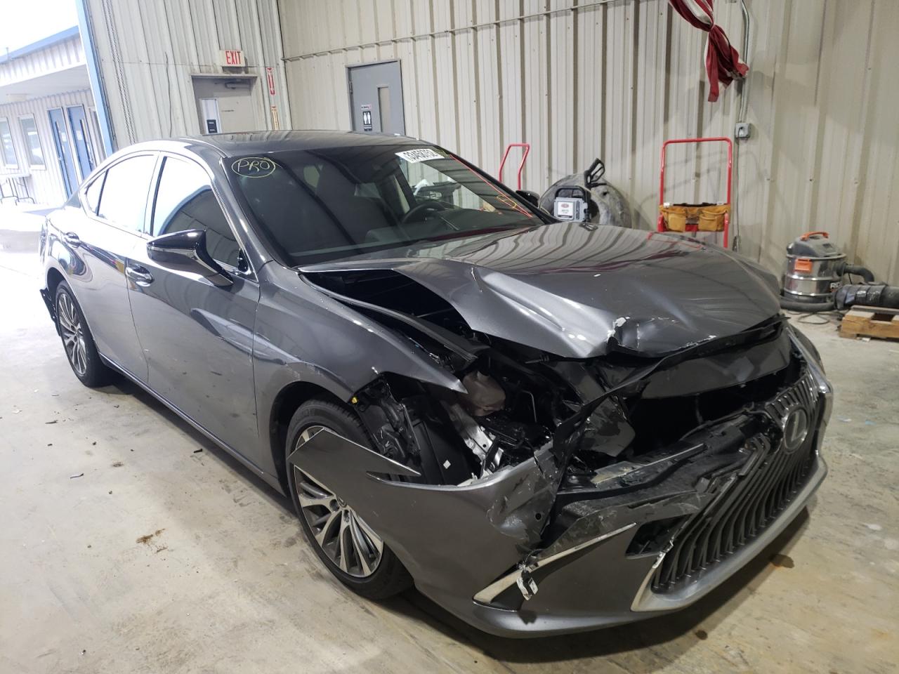 Photo 1 from auction – 2019 LEXUS ES 350 with VIN 58ABZ1B16KU021705