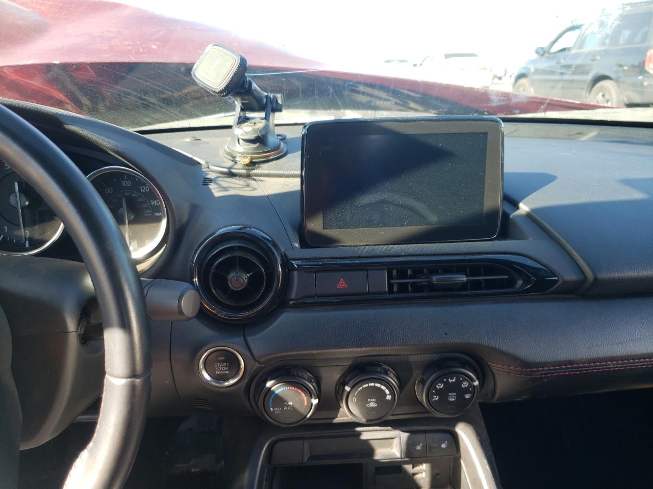 Photo 9 from auction – 2019 MAZDA MX-5 MIATA with VIN JM1NDAC79K0310157