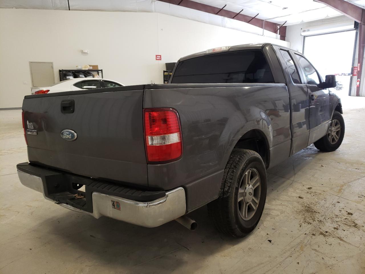 Photo 4 from auction – 2007 FORD F150 with VIN 1FTRX12W97FB00471