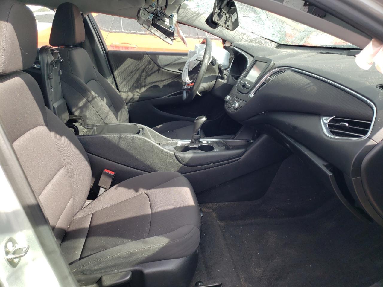 Photo 9 from auction – 2018 CHEVROLET MALIBU LT with VIN 1G1ZD5ST0JF110876