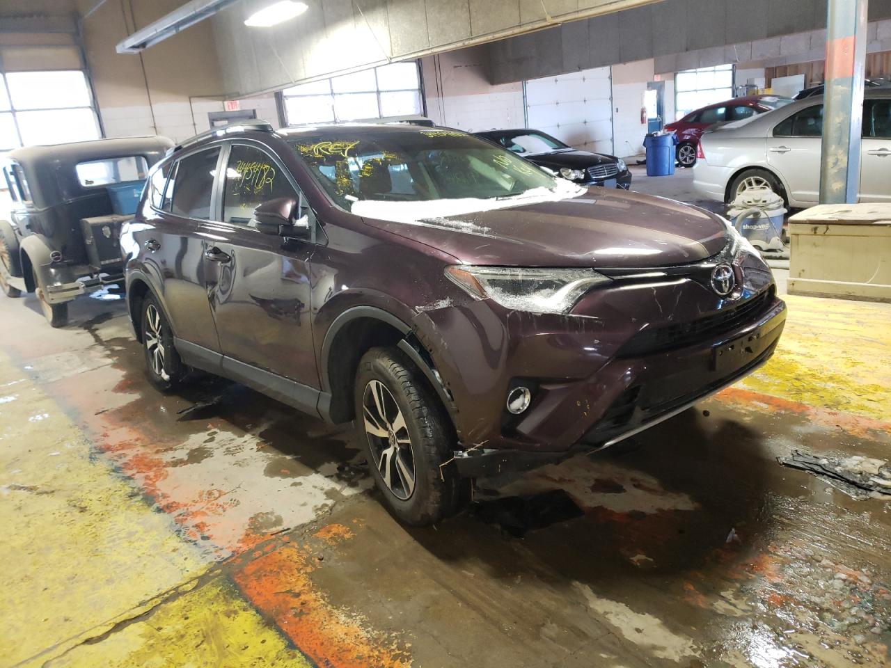 TOYOTA RAV4 XLE 2016 with VIN 2T3RFREVXGW465597 - Photo from auction