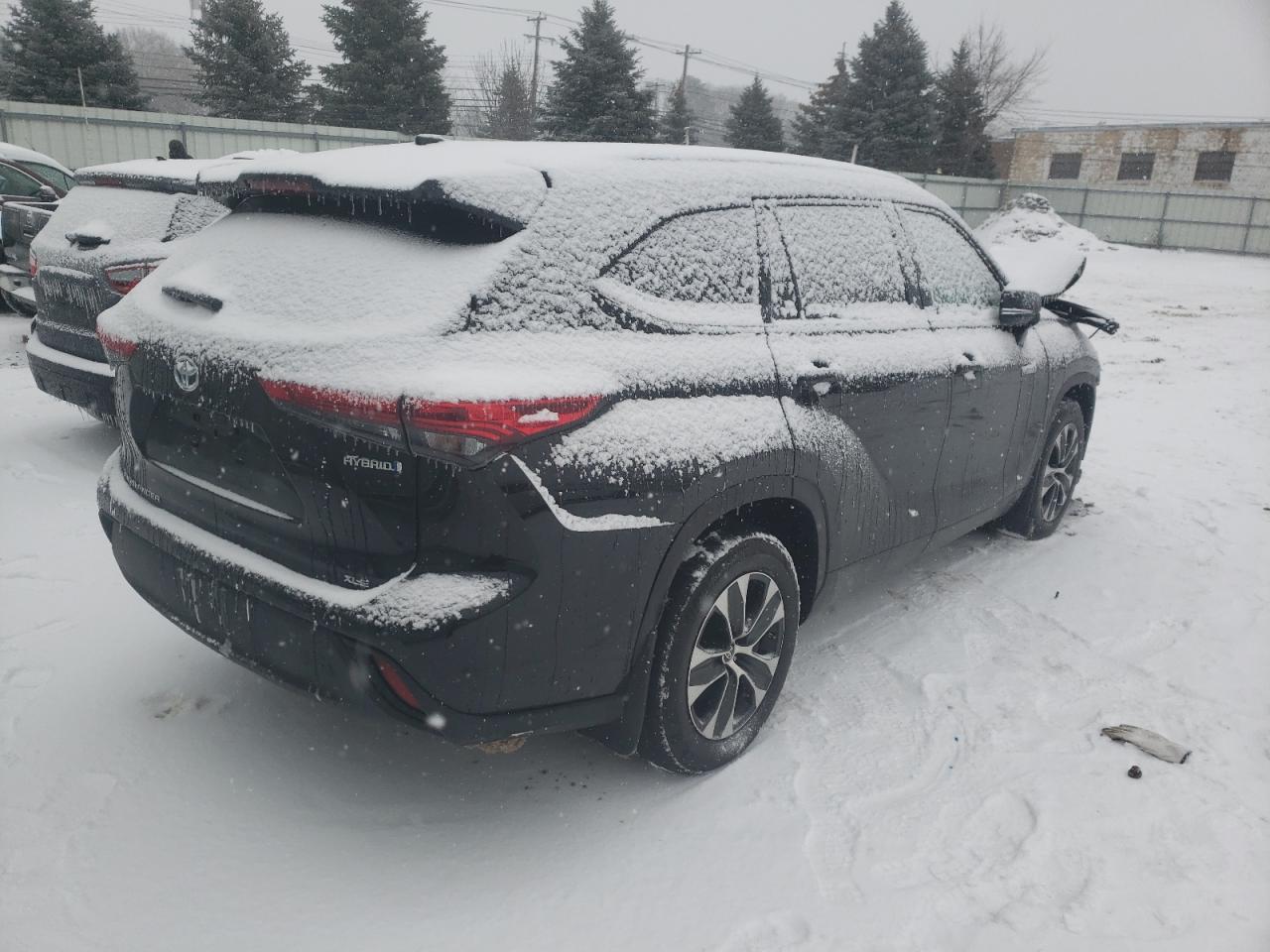 Photo 4 from auction – 2020 TOYOTA HIGHLANDER with VIN 5TDGBRCH6LS513947