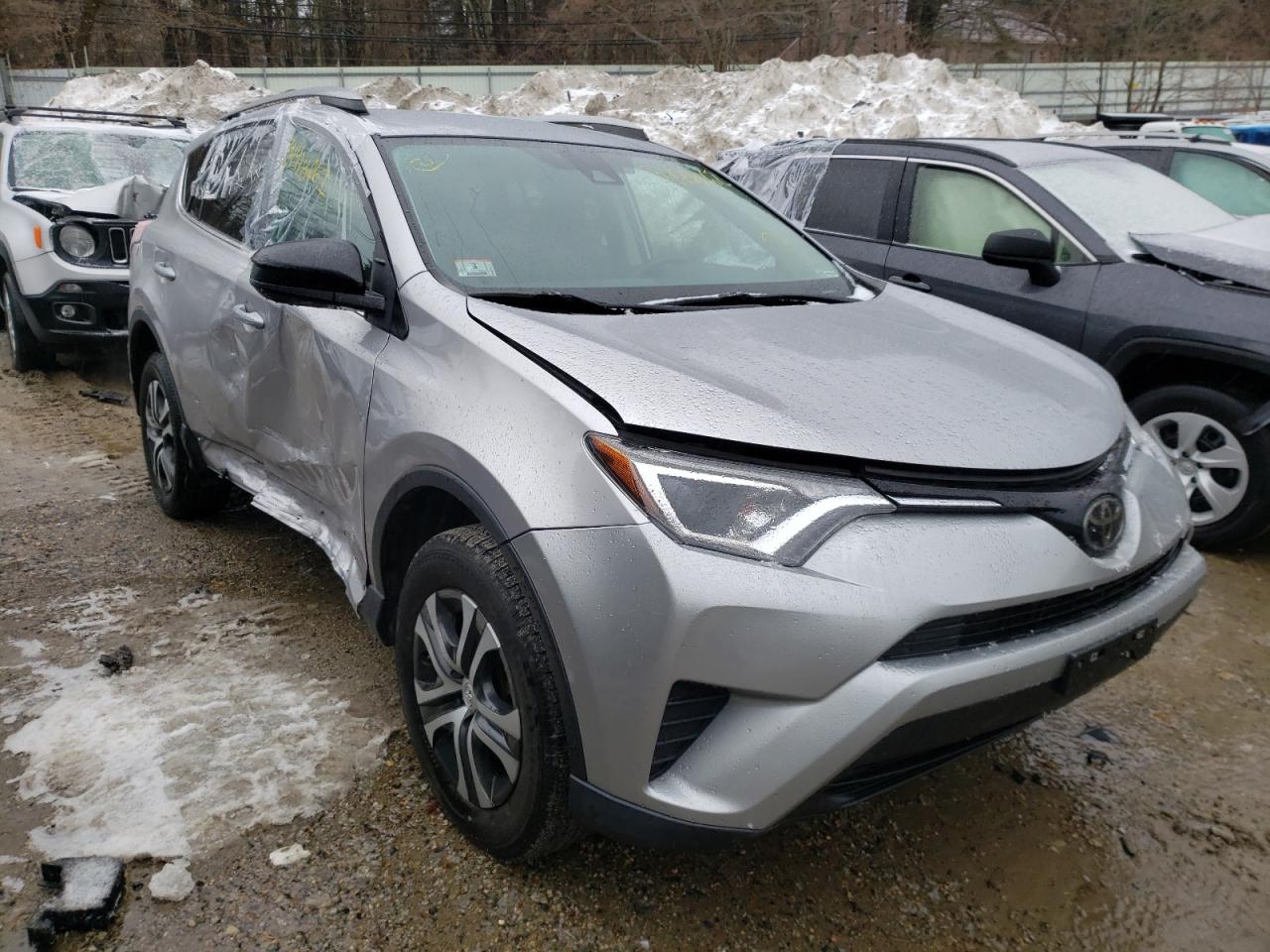 Photo 1 from auction – 2017 TOYOTA RAV4 LE with VIN 2T3BFREV5HW546140