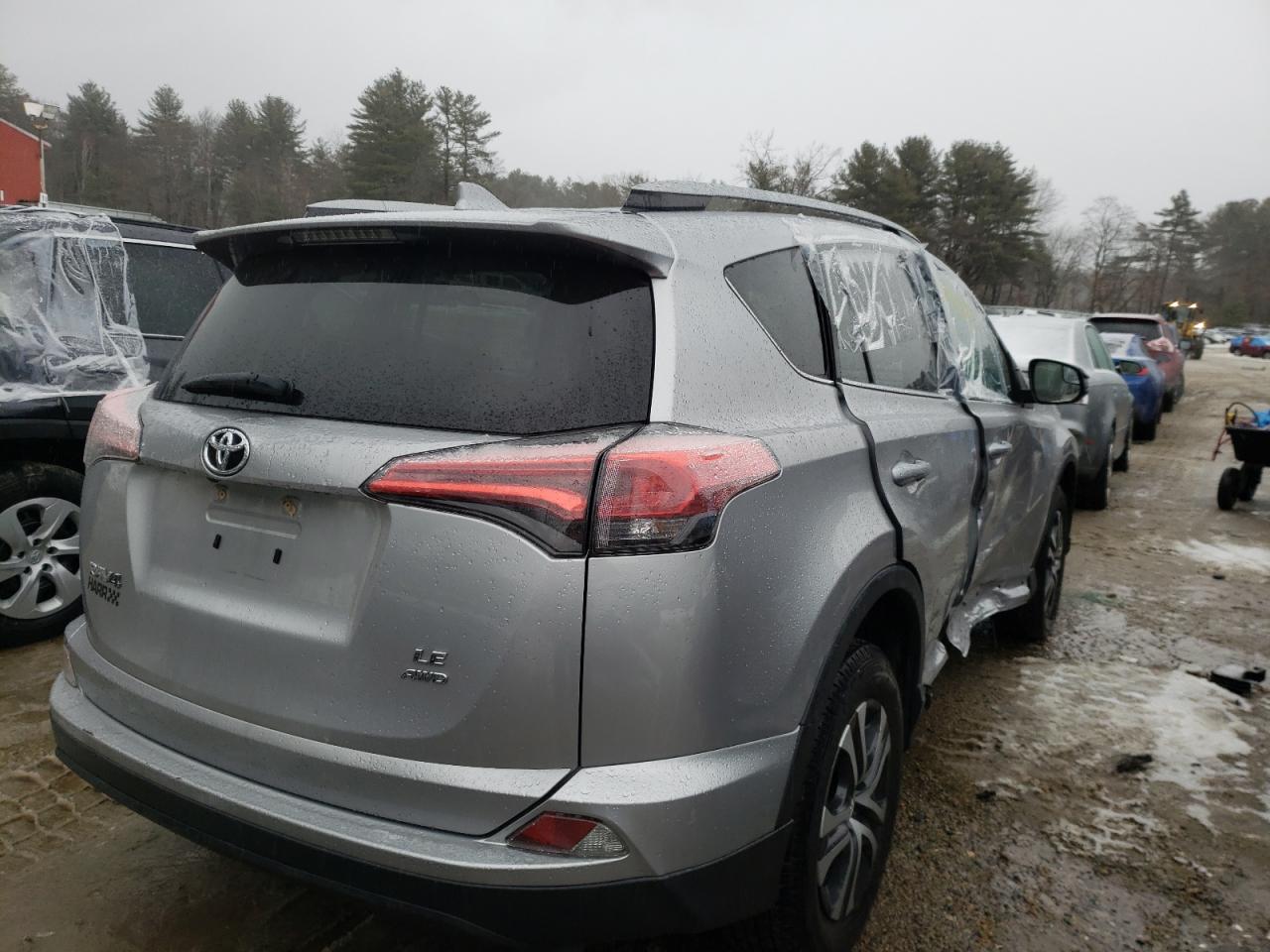 Photo 4 from auction – 2017 TOYOTA RAV4 LE with VIN 2T3BFREV5HW546140