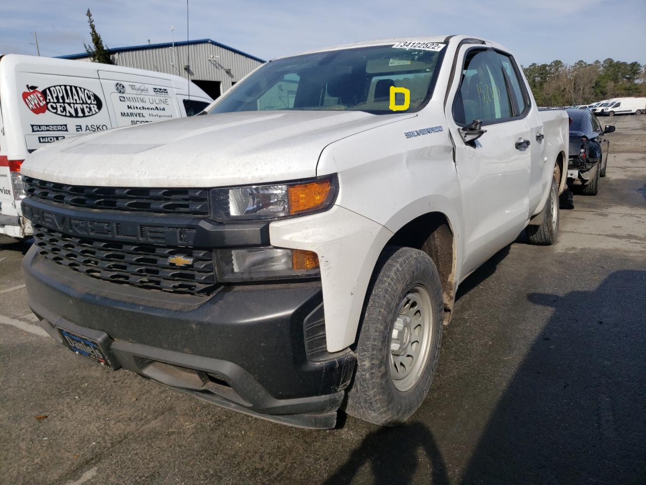 Photo 2 from auction – 2019 CHEVROLET SILVERADO with VIN 1GCRWAEH0KZ290278
