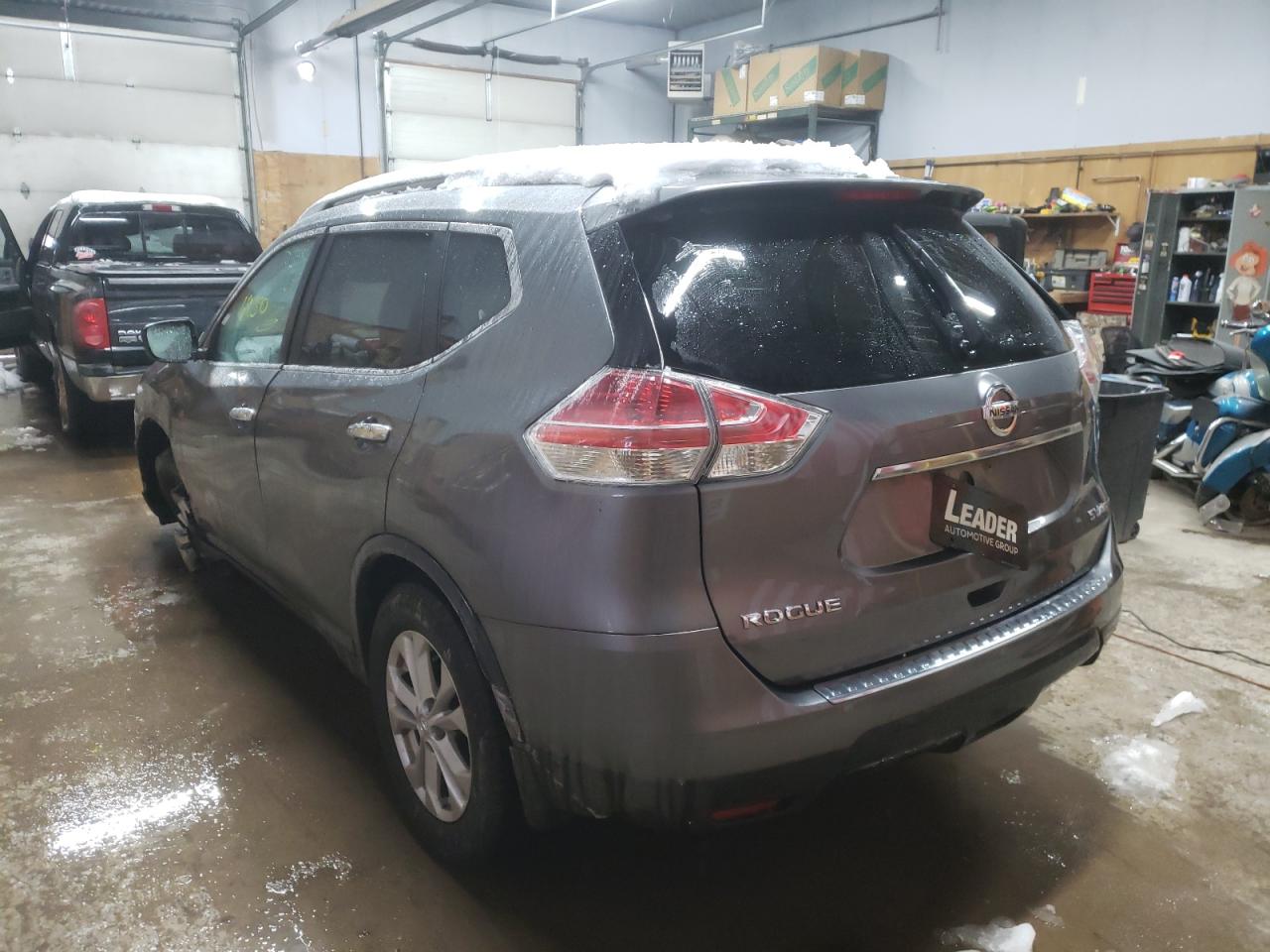 Photo 3 from auction – 2015 NISSAN ROGUE S with VIN KNMAT2MV7FP541379