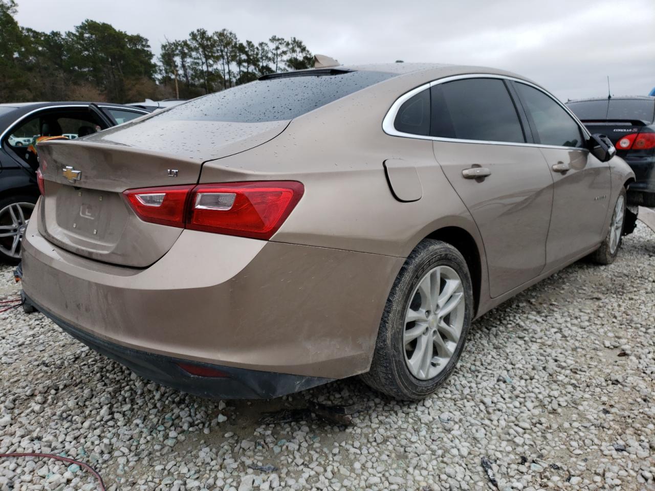 Photo 4 from auction – 2018 CHEVROLET MALIBU LT with VIN 1G1ZD5ST0JF117956