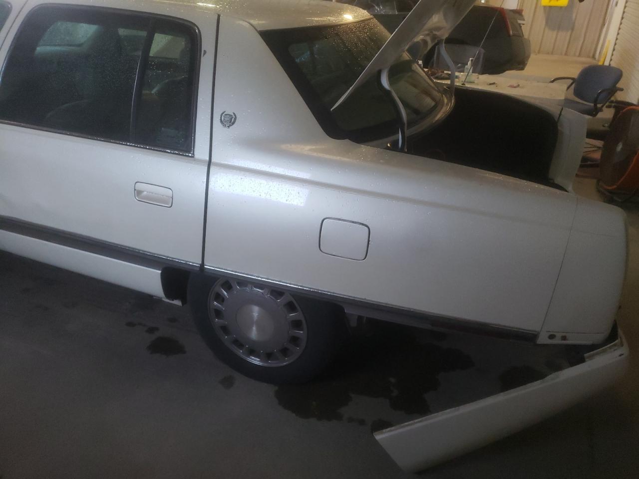 Photo 9 from auction – 1994 CADILLAC DEVILLE with VIN 1G6KD52B2RU278500