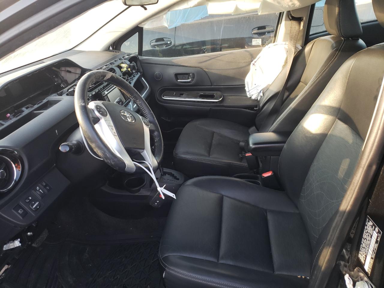 Photo 5 from auction – 2017 TOYOTA PRIUS C with VIN JTDKDTB37H1592072