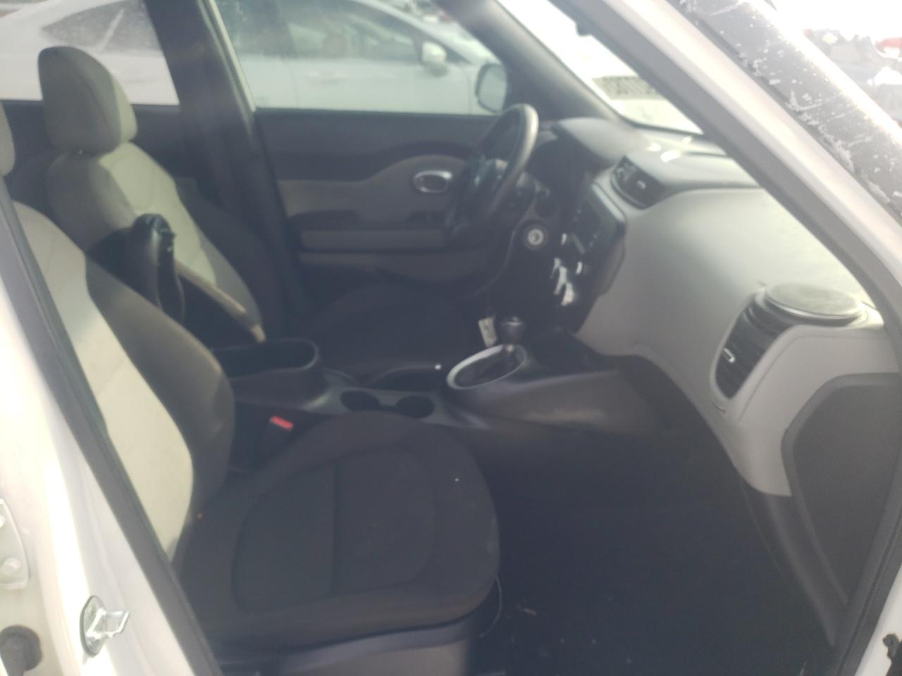 Photo 5 from auction – 2017 KIA SOUL with VIN KNDJN2A24H7438007