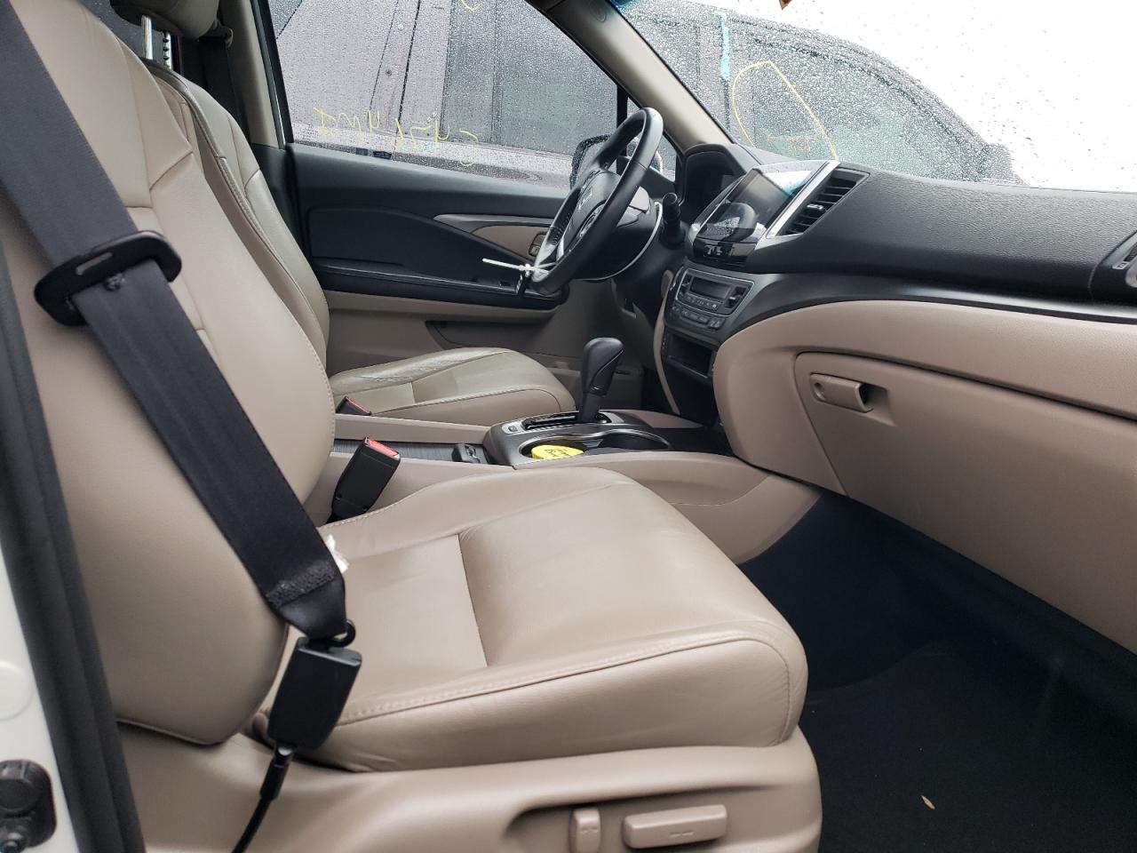 Photo 5 from auction – 2016 HONDA PILOT EXL with VIN 5FNYF6H52GB112654