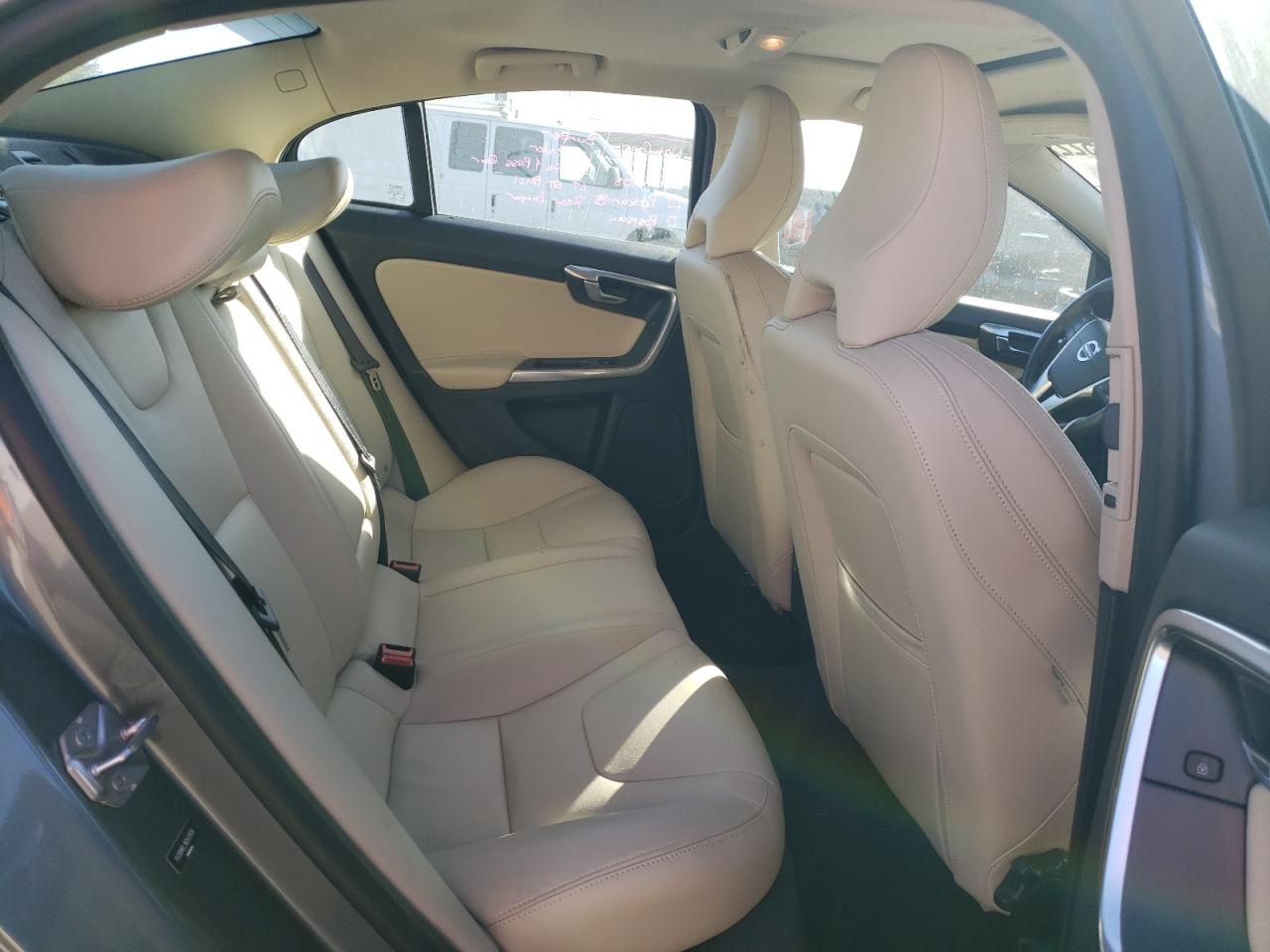 Photo 6 from auction – 2017 VOLVO S60 with VIN YV126MFL1H2437614