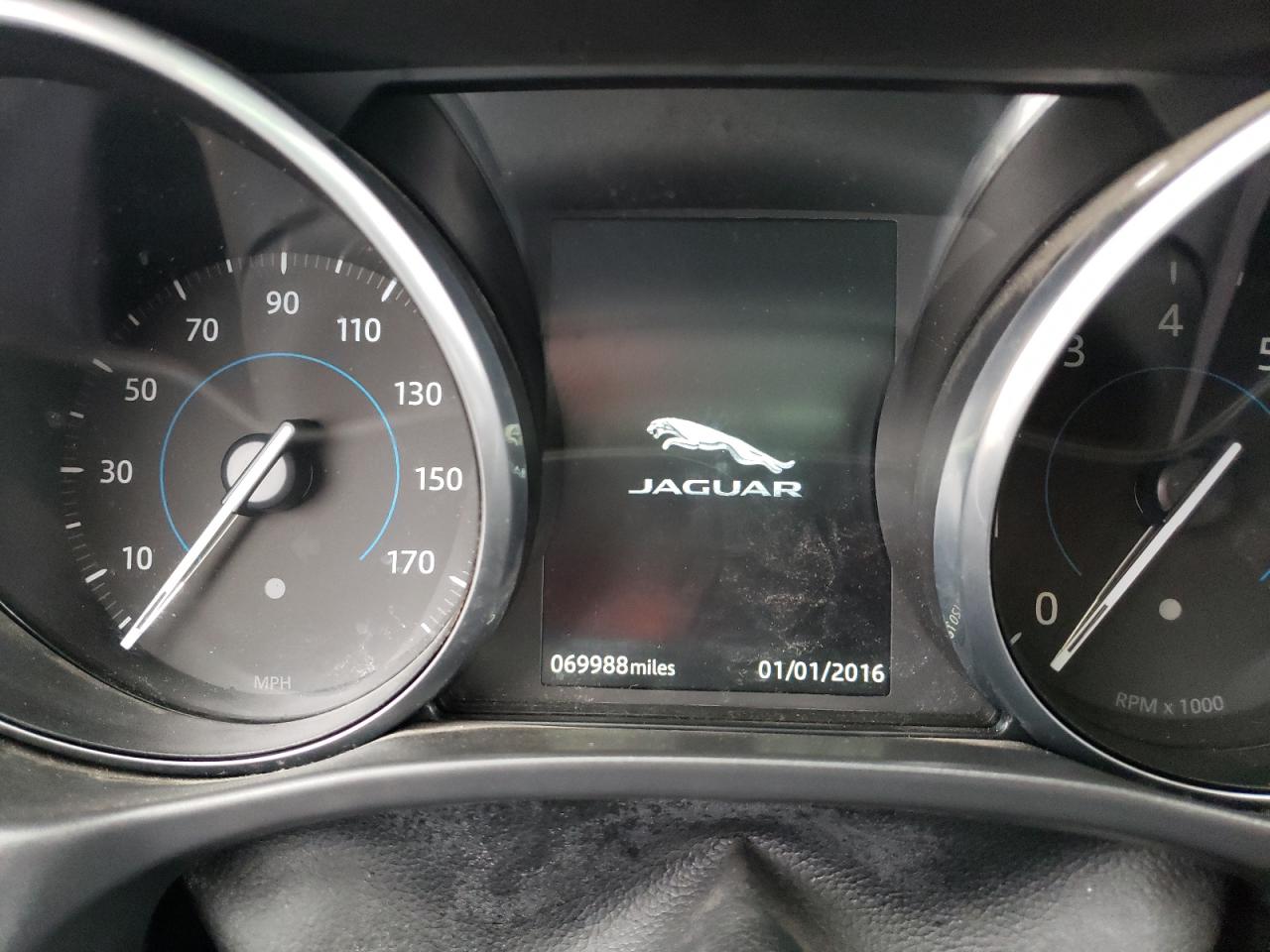 Photo 8 from auction – 2018 JAGUAR XE with VIN SAJAR4FX0JCP27839